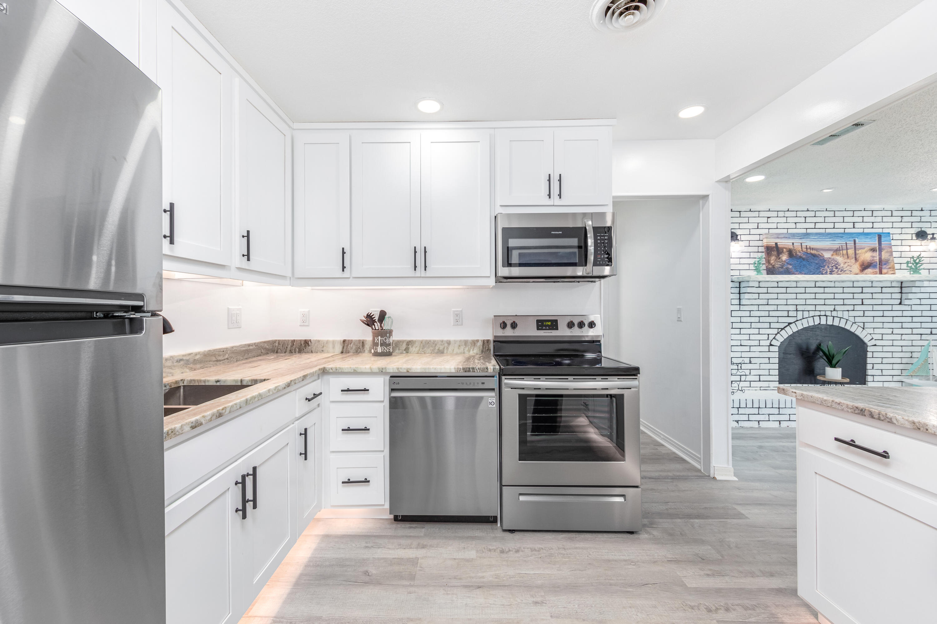 SANTA MARKELLA S/D LOT 4 BLK K - Residential