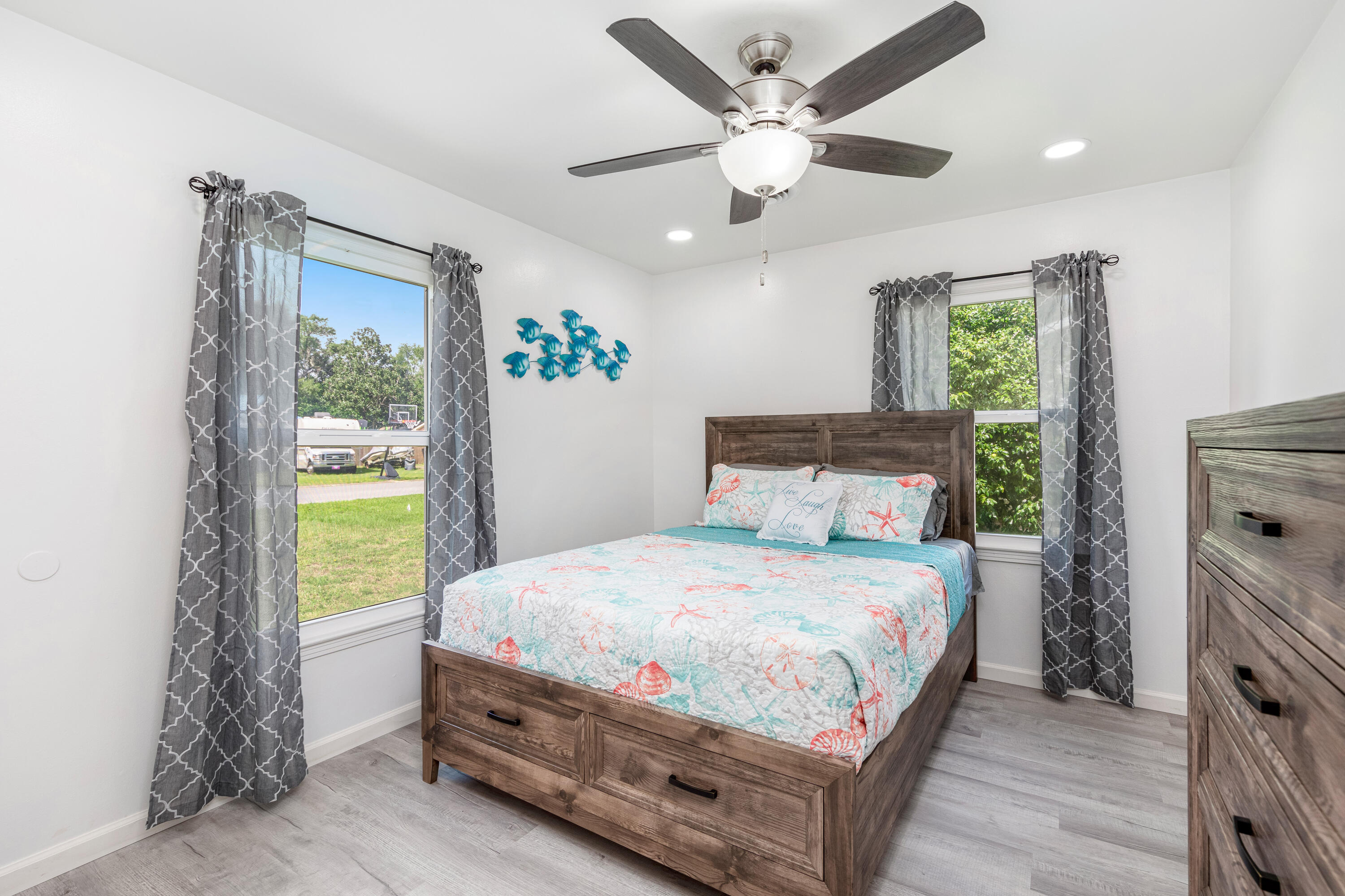 SANTA MARKELLA S/D LOT 4 BLK K - Residential