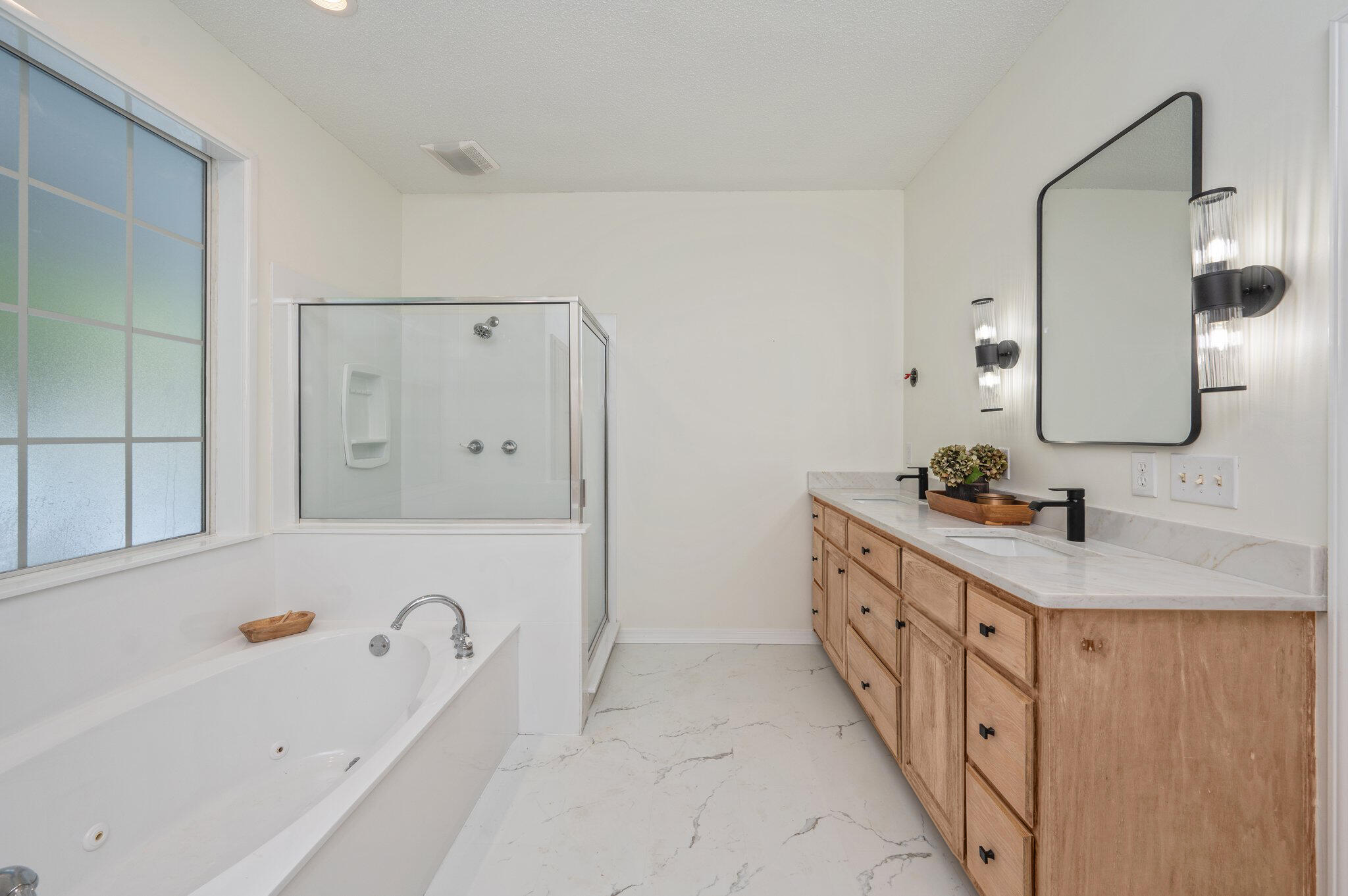 KENNEDY LAKES - Residential