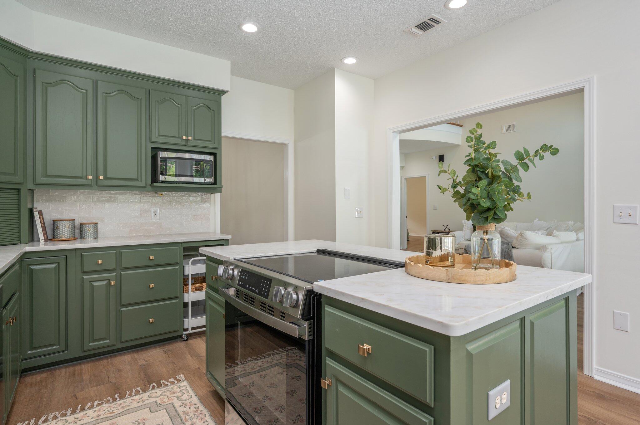 KENNEDY LAKES - Residential