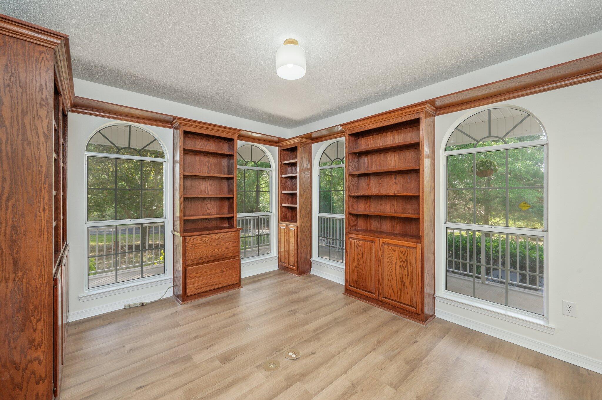 KENNEDY LAKES - Residential