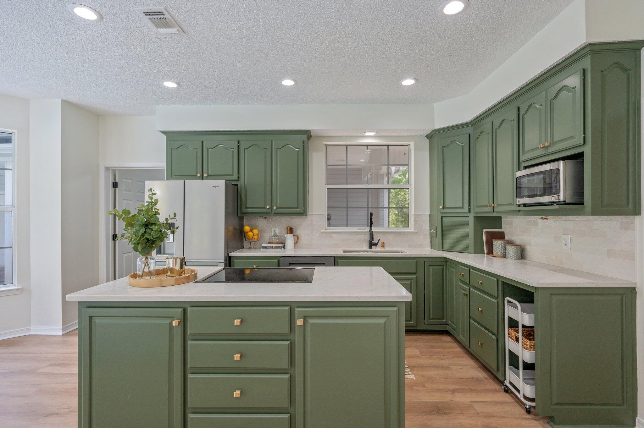 KENNEDY LAKES - Residential