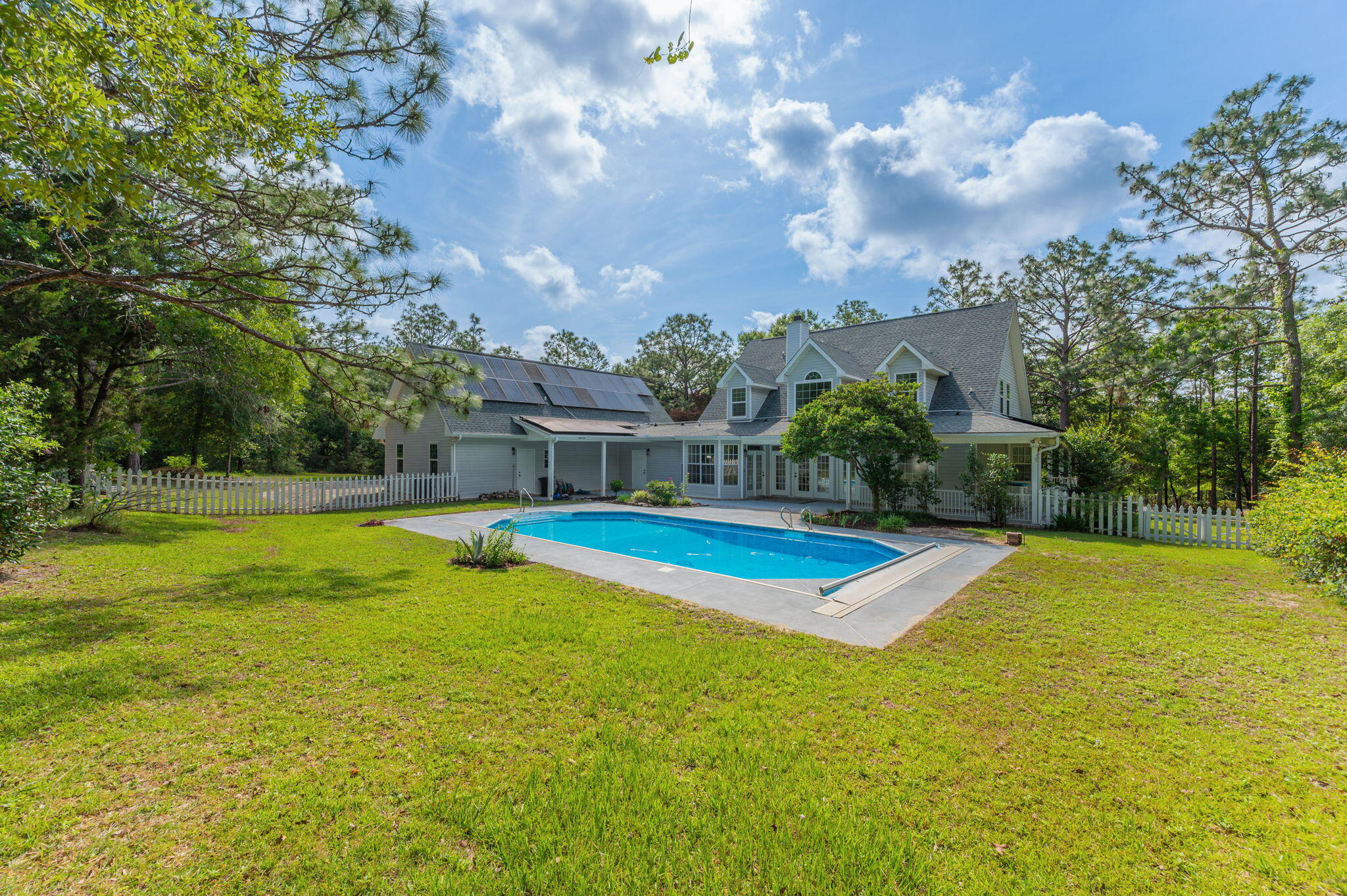 KENNEDY LAKES - Residential