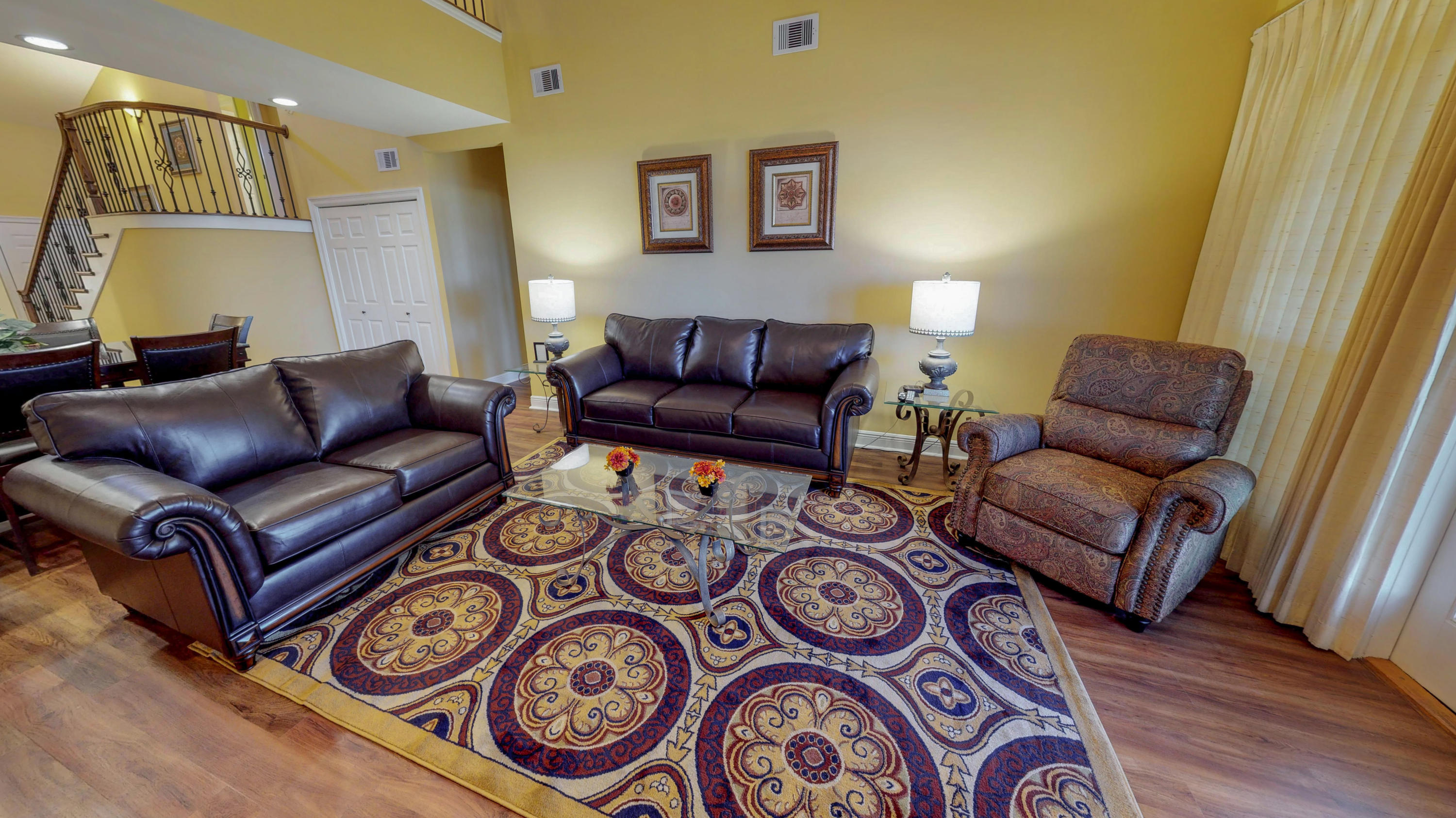 VANTAGE POINTE - Residential