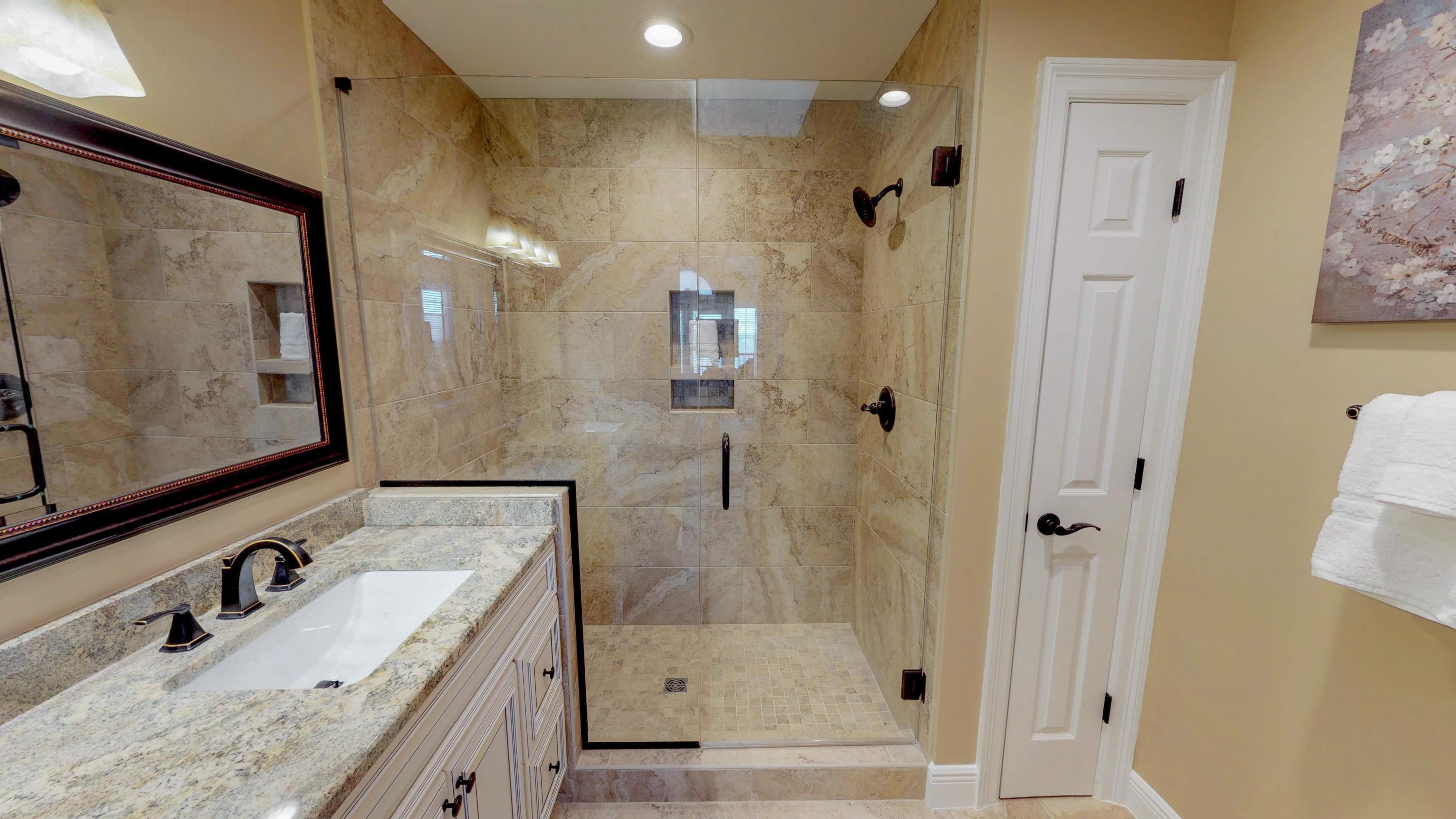 VANTAGE POINTE - Residential