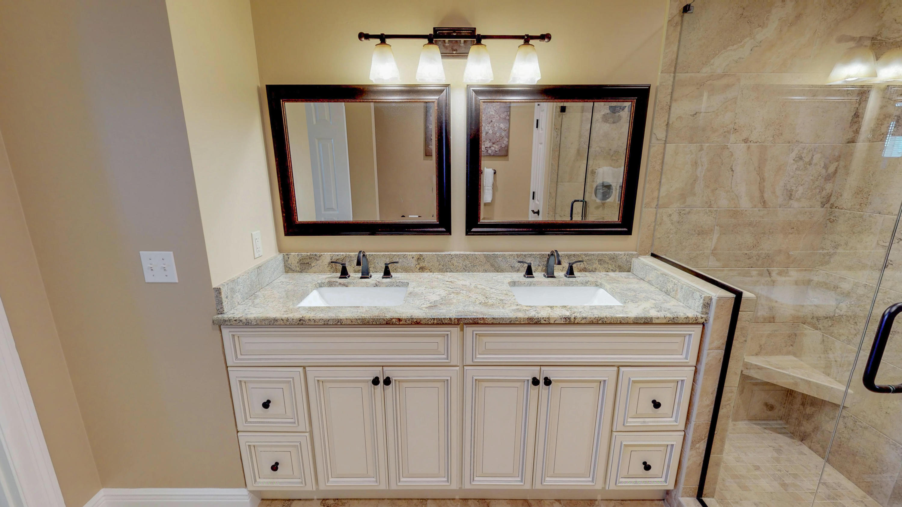 VANTAGE POINTE - Residential