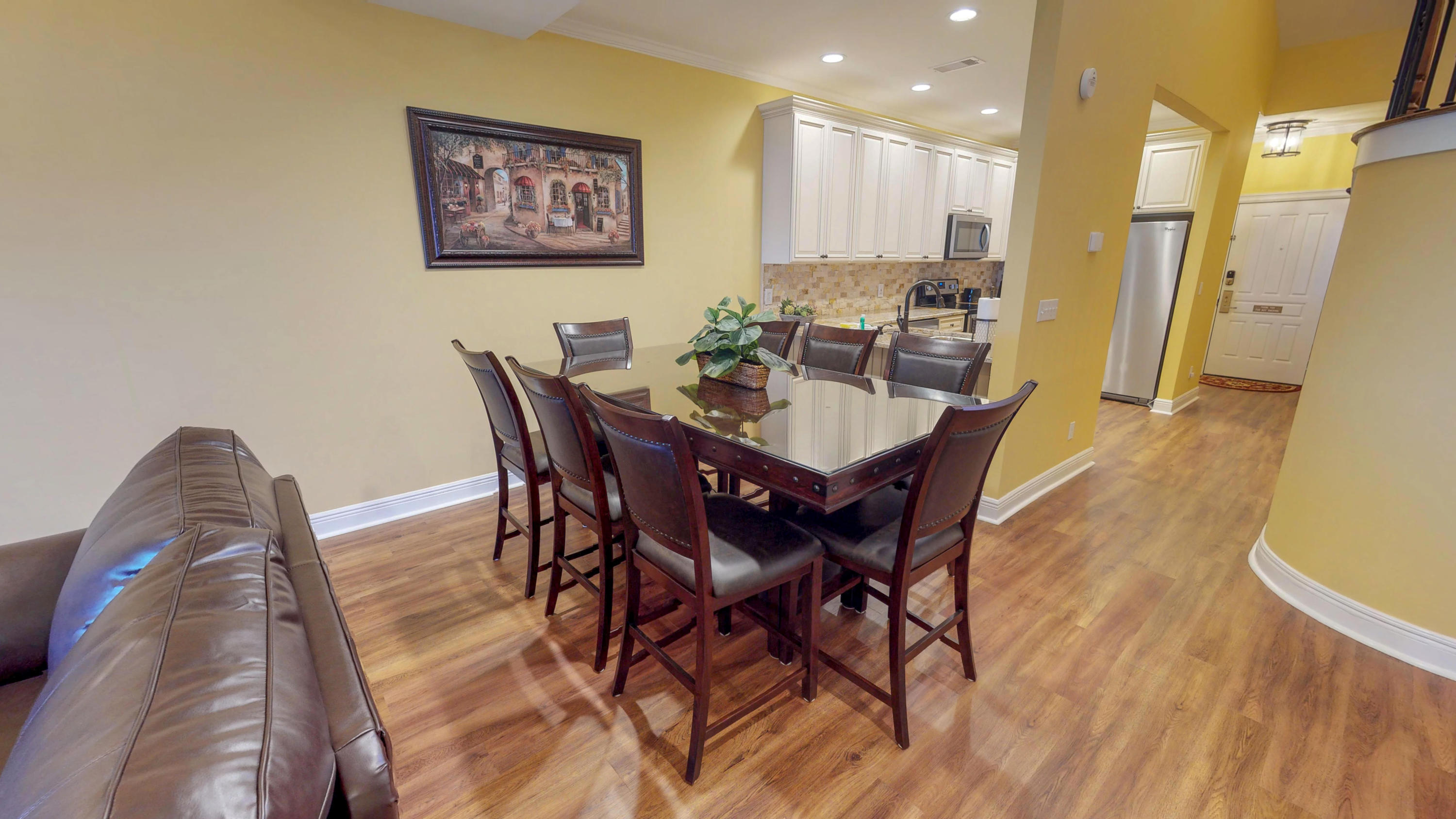 VANTAGE POINTE - Residential