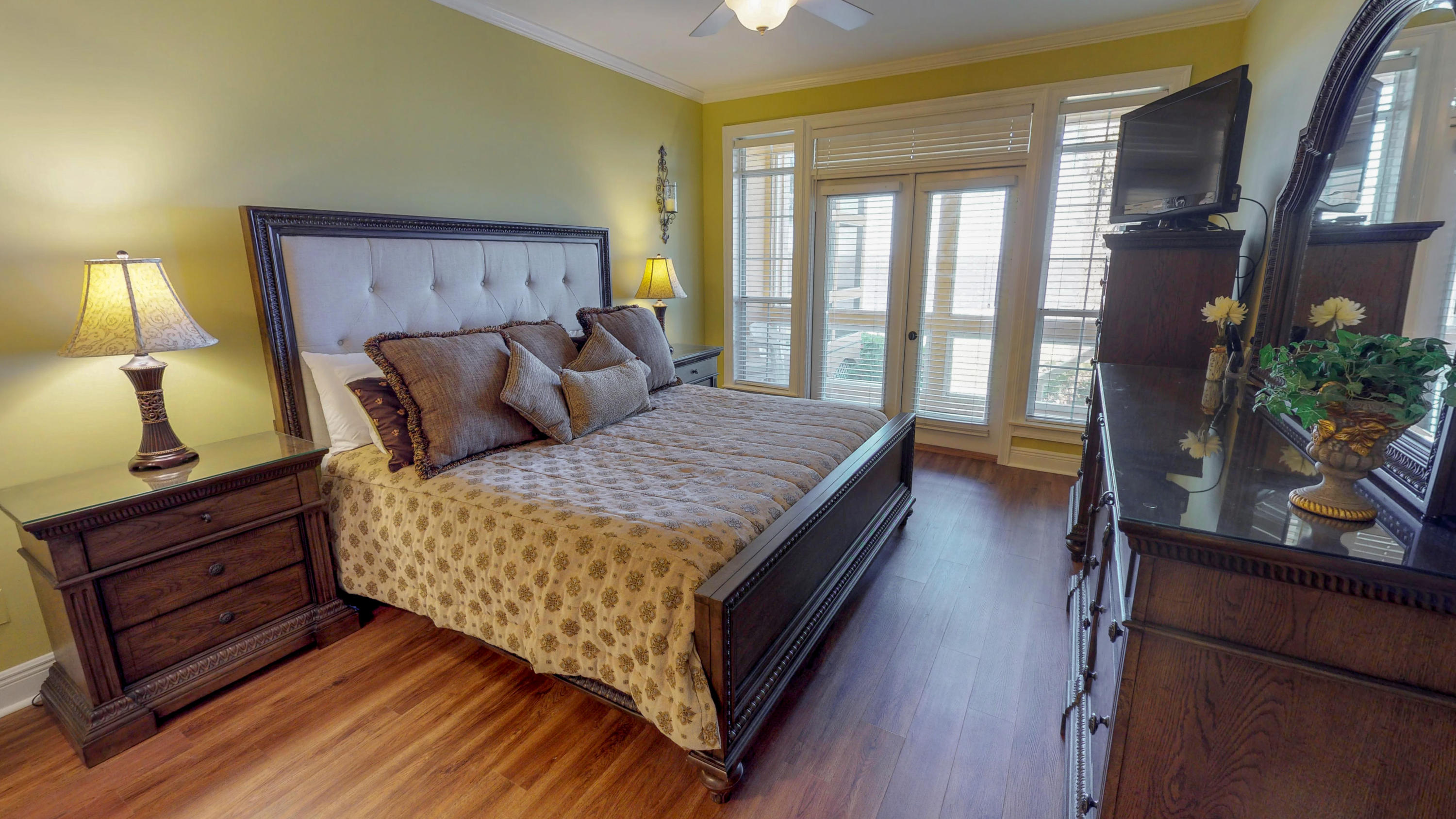 VANTAGE POINTE - Residential