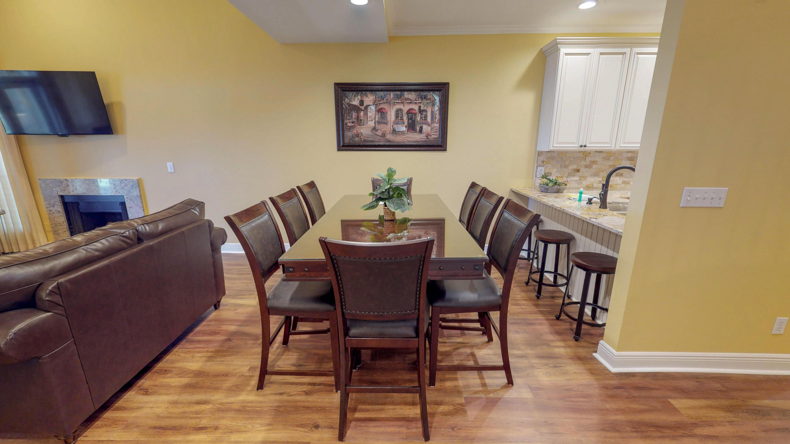 VANTAGE POINTE - Residential