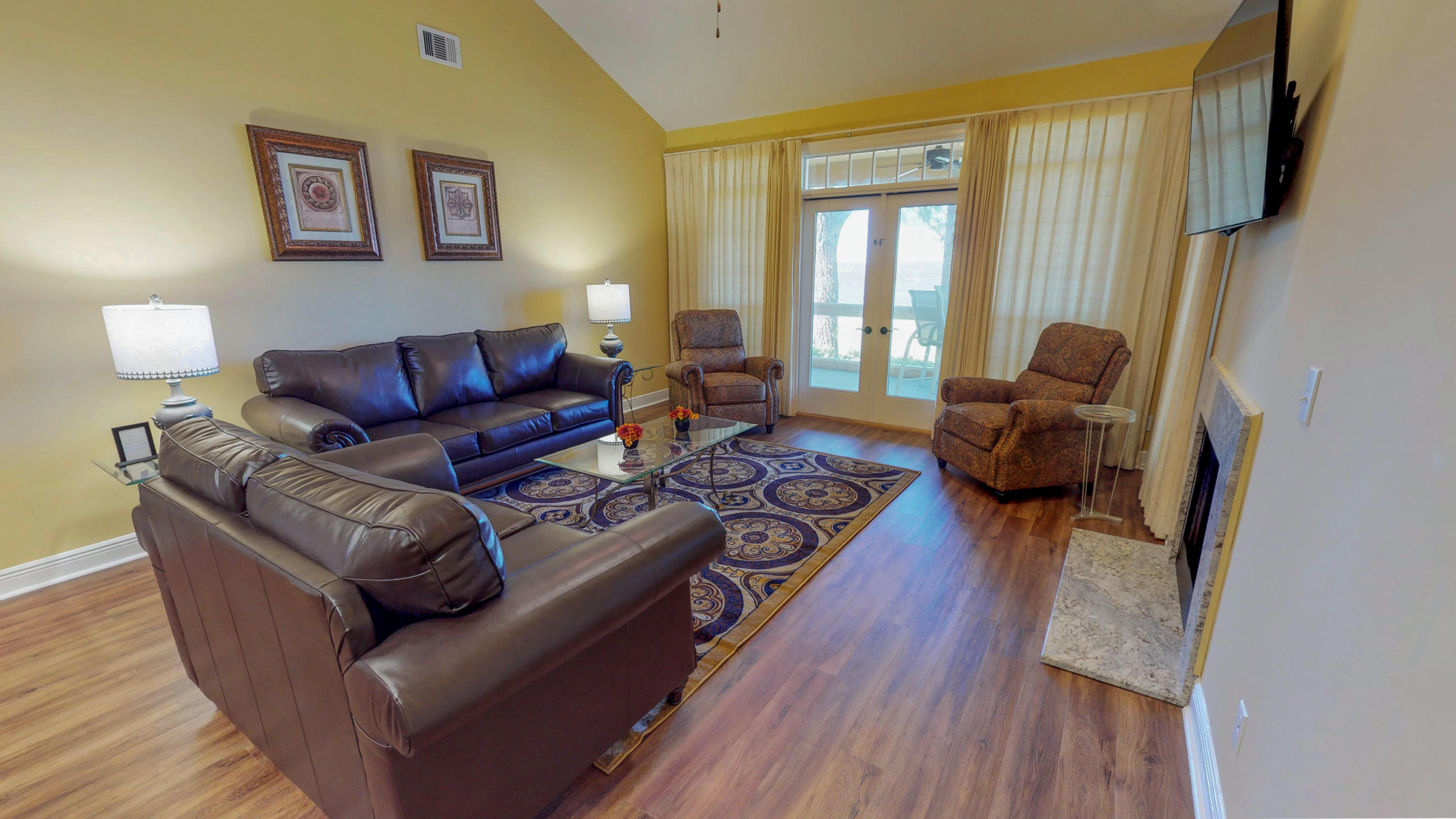 VANTAGE POINTE - Residential