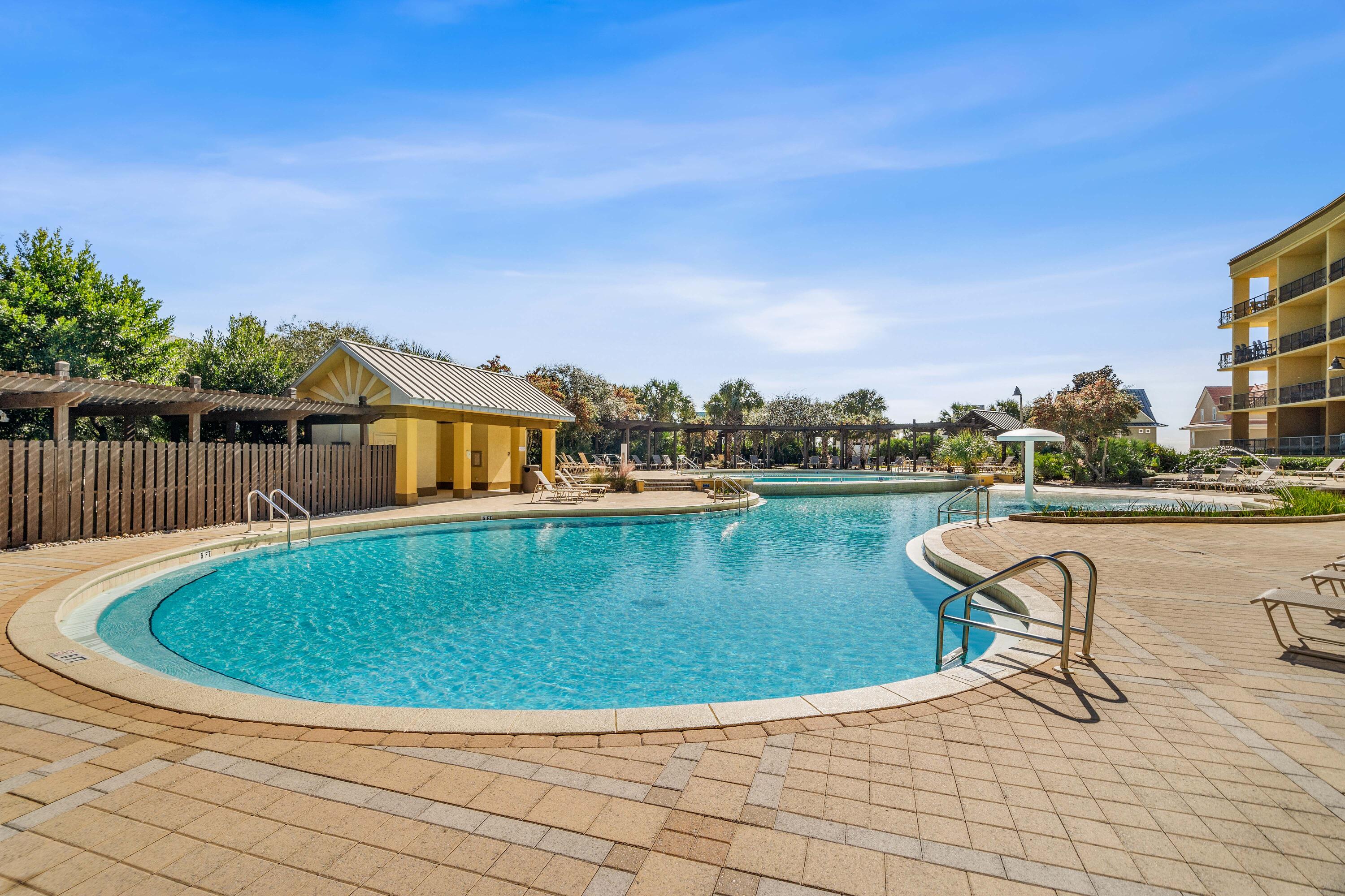 BEACH RESORT - Residential