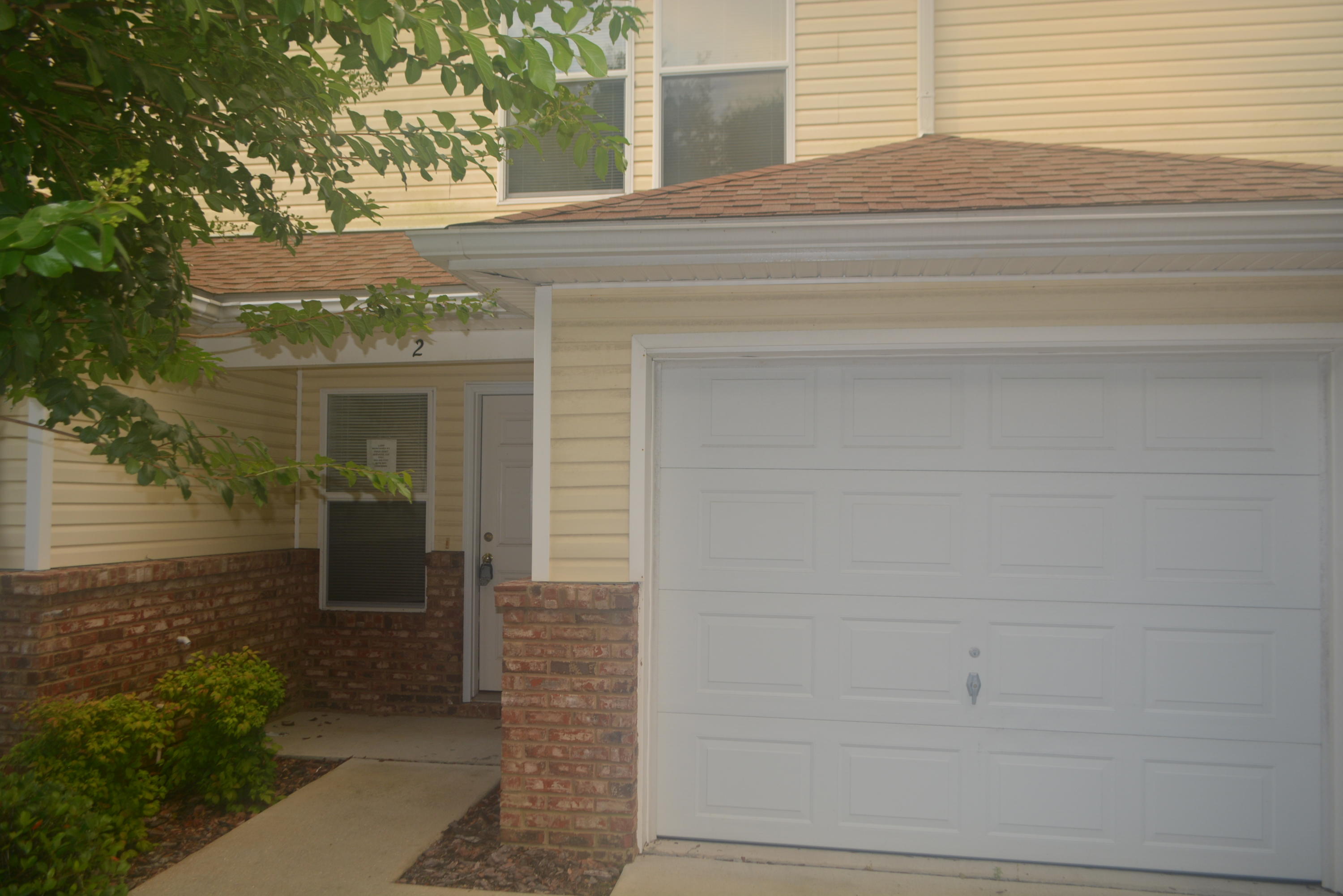 SHELL PARK CONDO - Residential