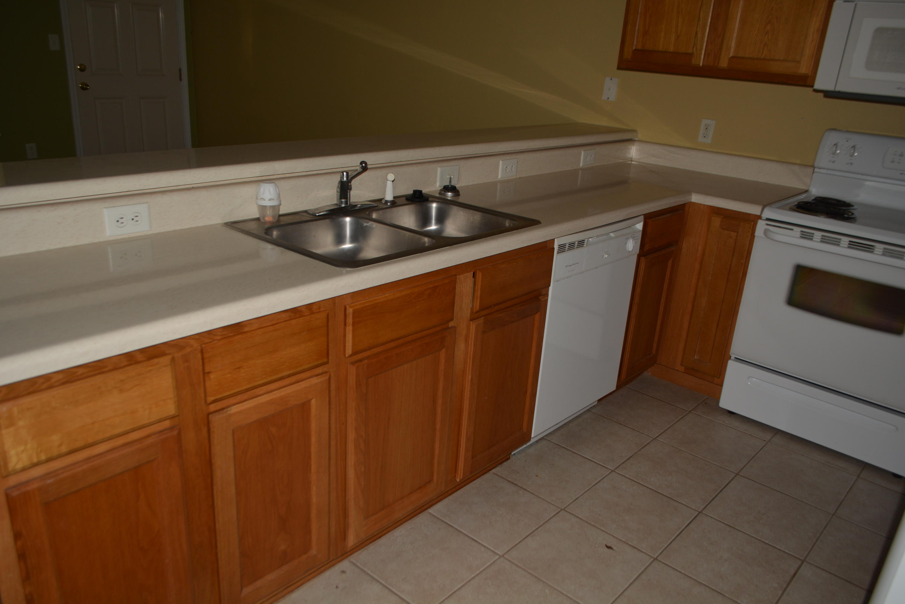 SHELL PARK CONDO - Residential