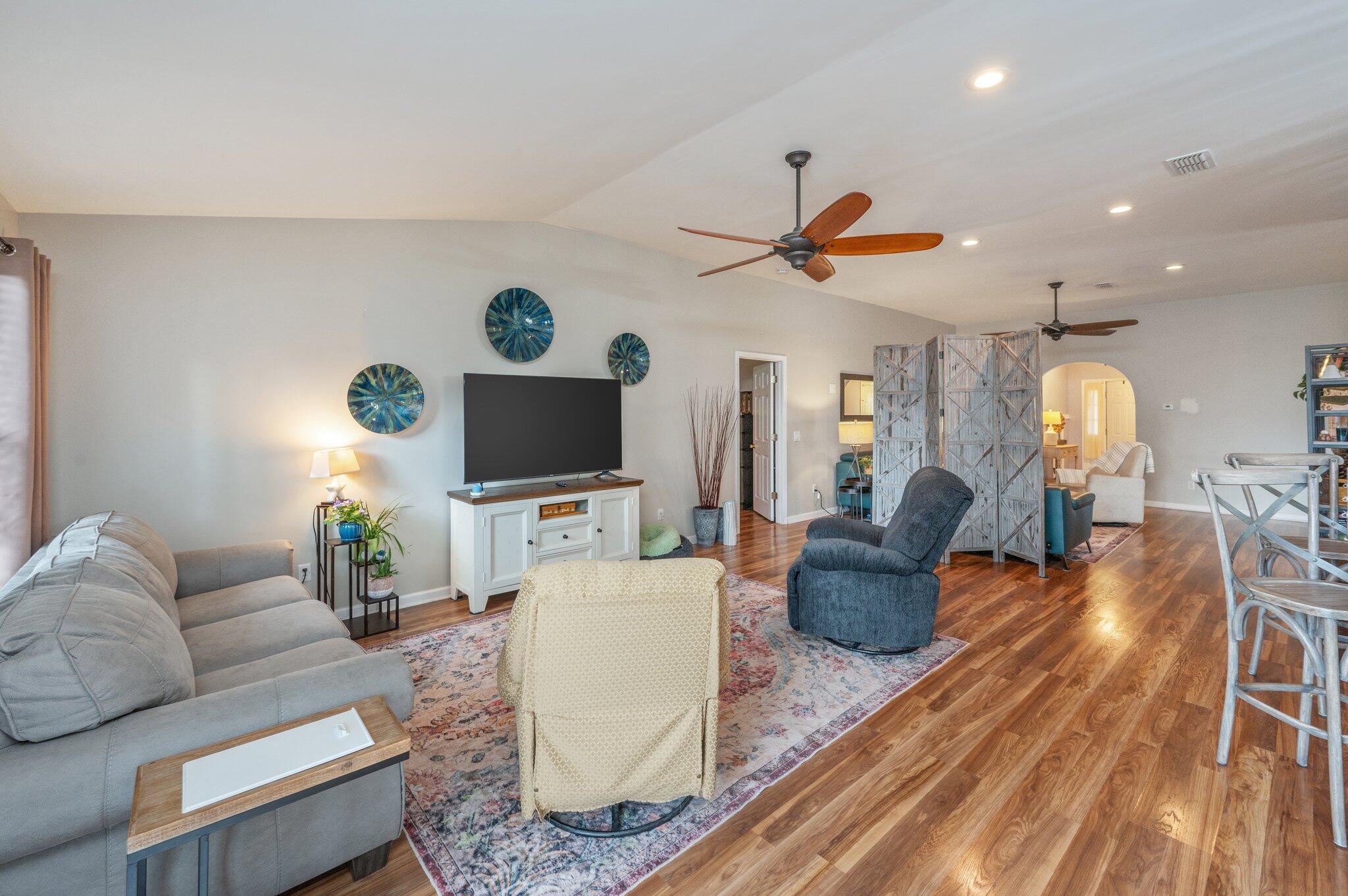 COUNTRYVIEW ESTATES 10TH ADDN - Residential