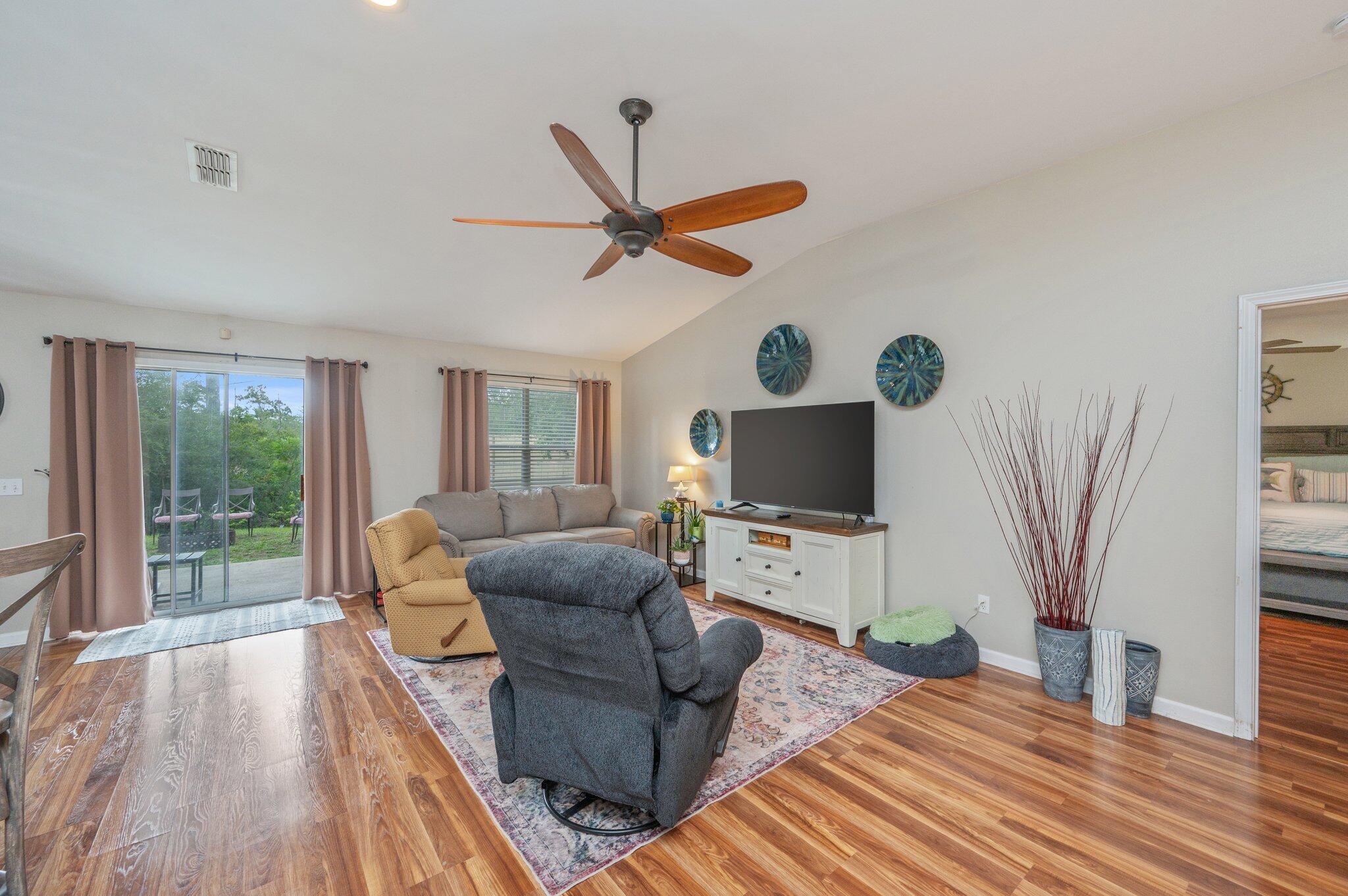 COUNTRYVIEW ESTATES 10TH ADDN - Residential