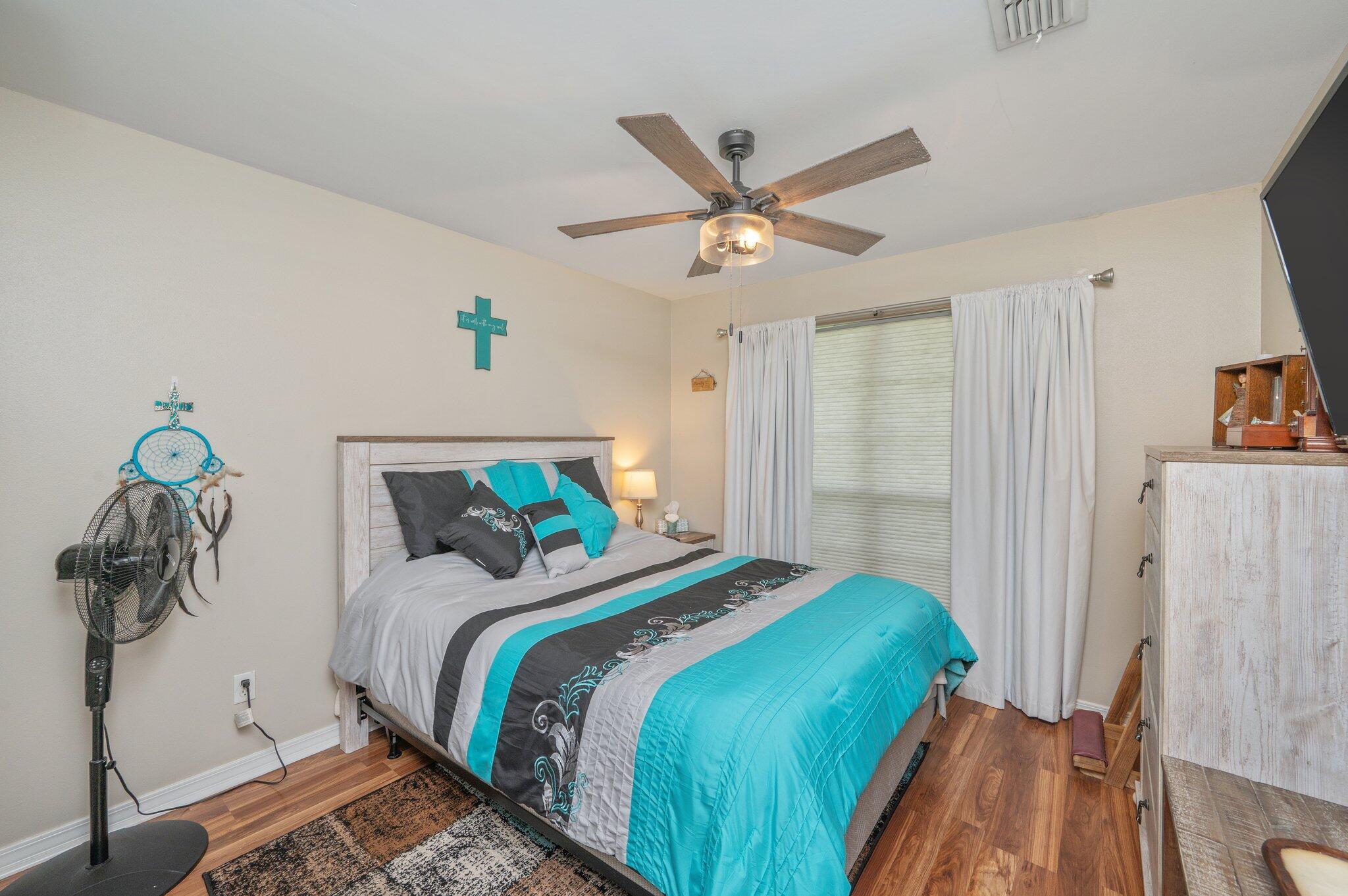 COUNTRYVIEW ESTATES 10TH ADDN - Residential