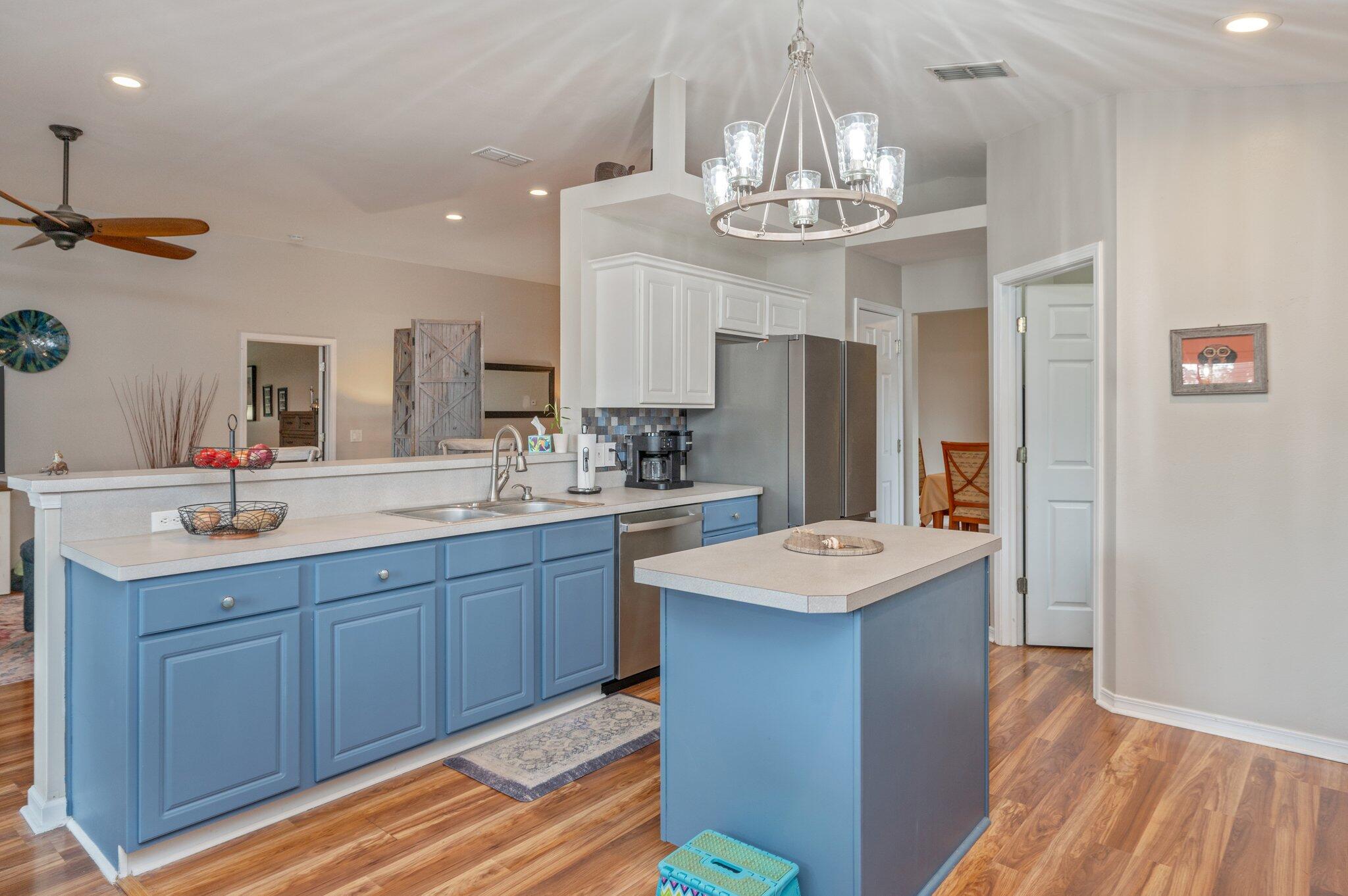 COUNTRYVIEW ESTATES 10TH ADDN - Residential