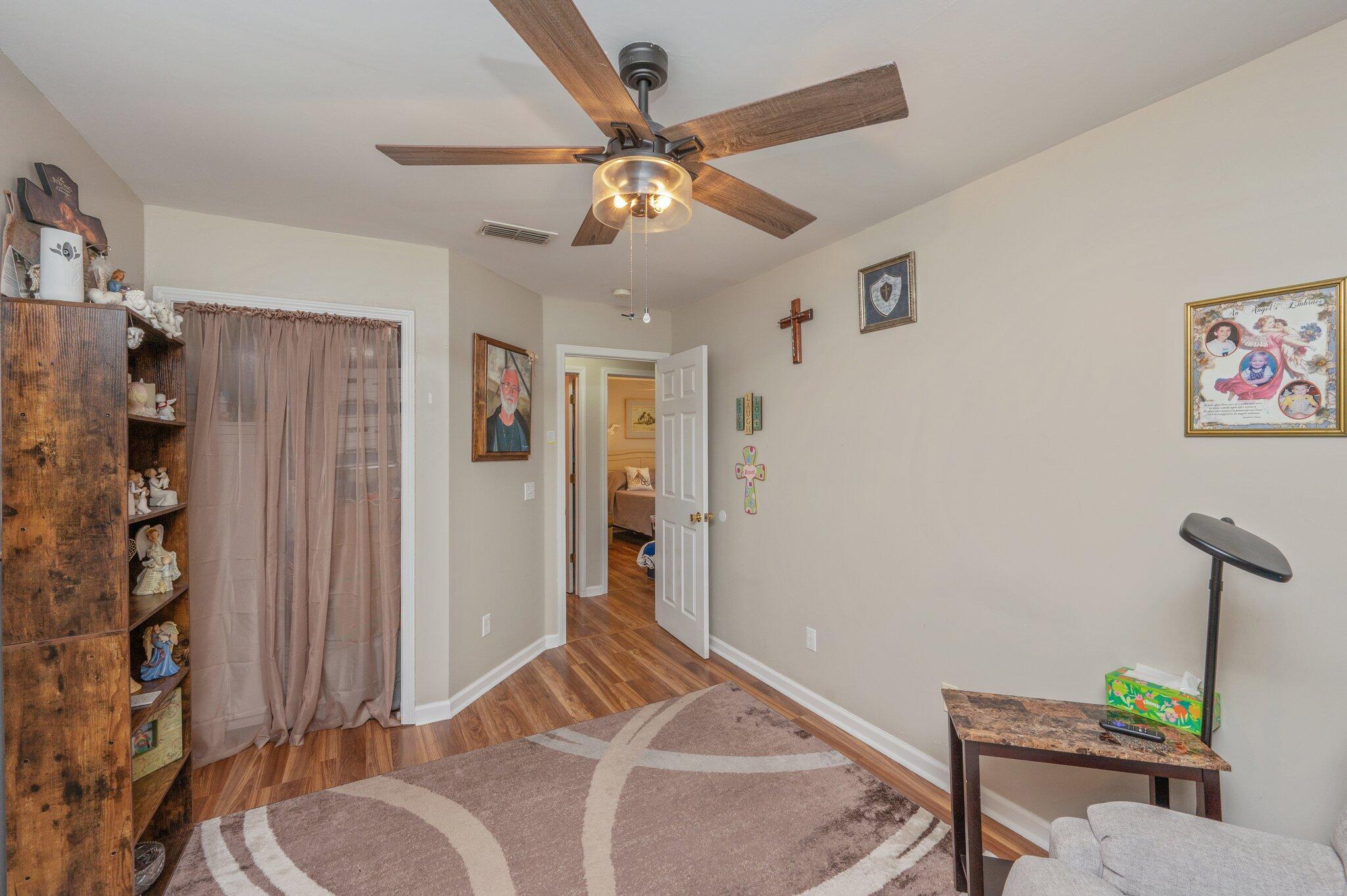 COUNTRYVIEW ESTATES 10TH ADDN - Residential