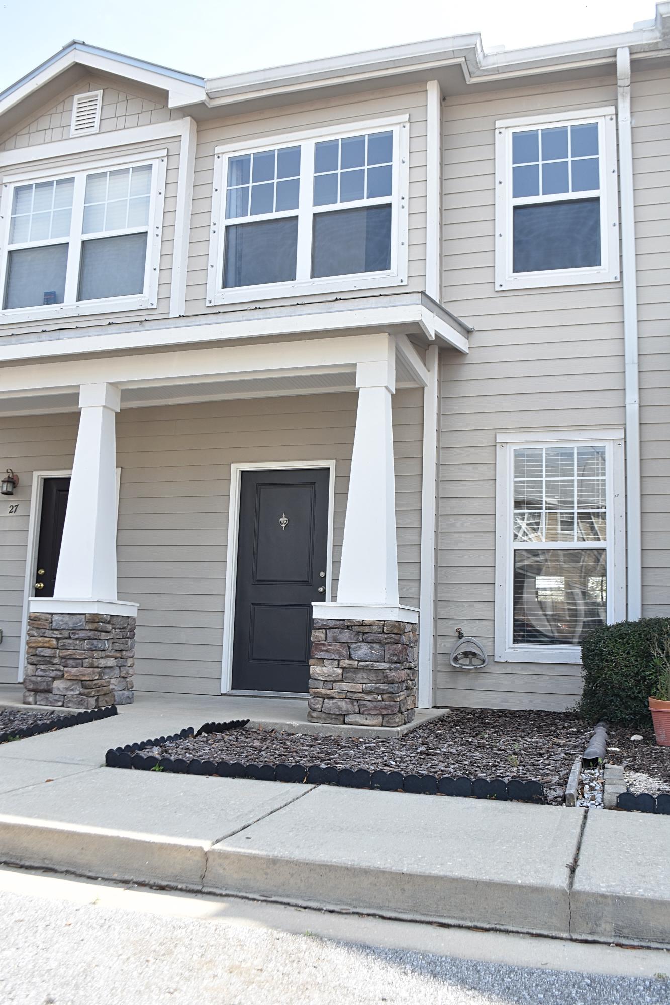 VERANDAS OF FREEPORT, THE - Residential Lease