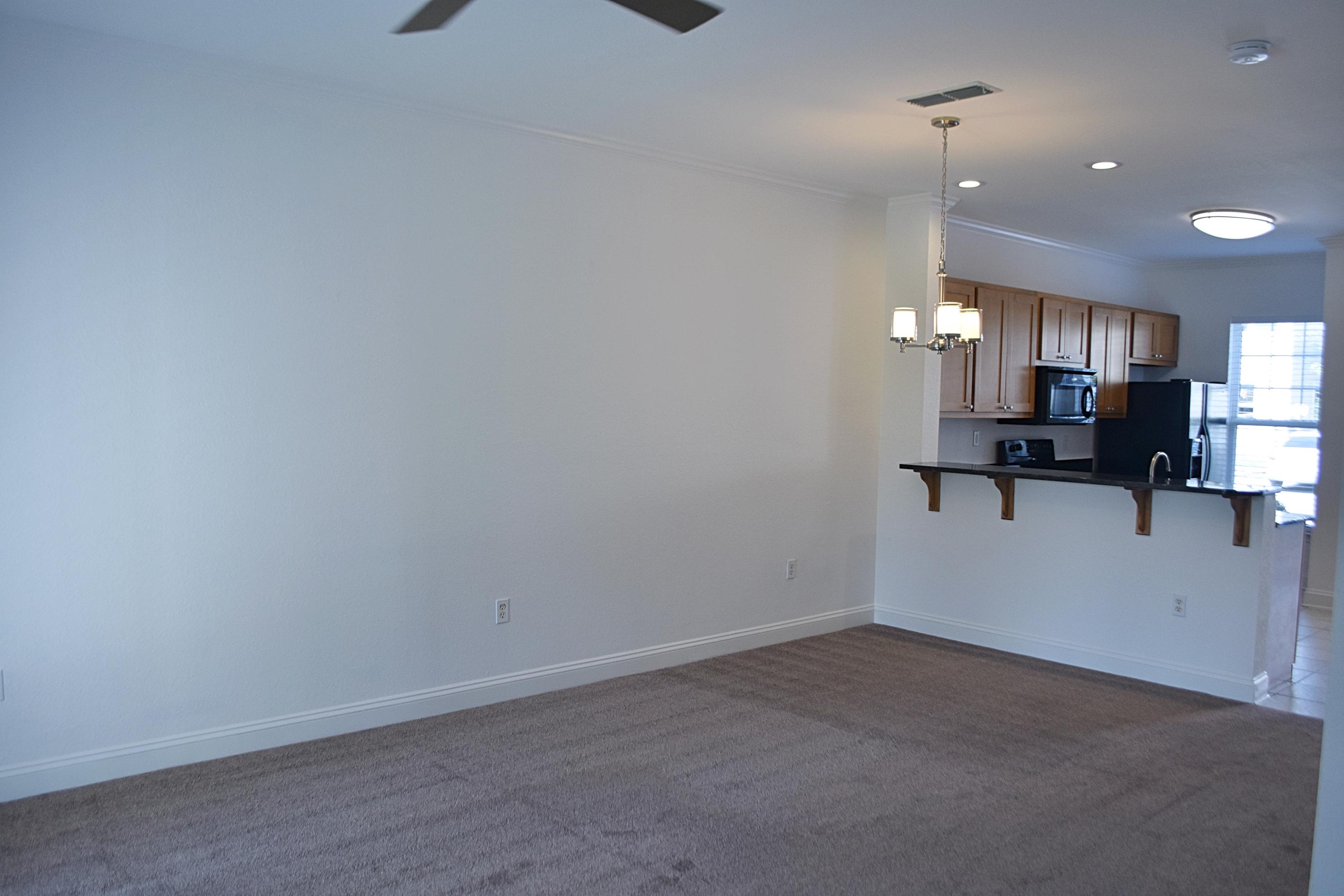 VERANDAS OF FREEPORT, THE - Residential Lease