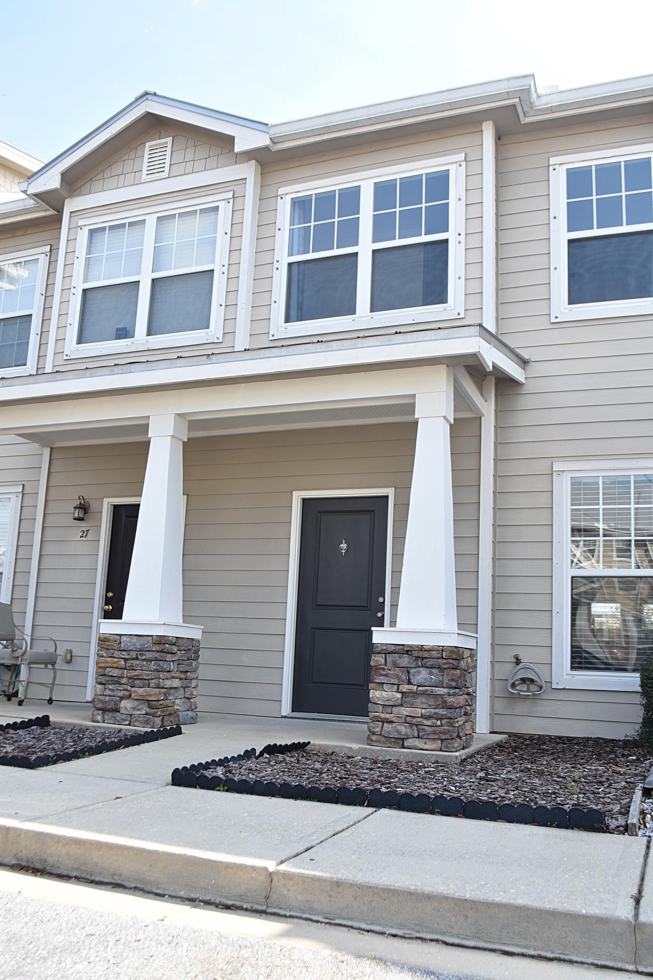 VERANDAS OF FREEPORT, THE - Residential Lease