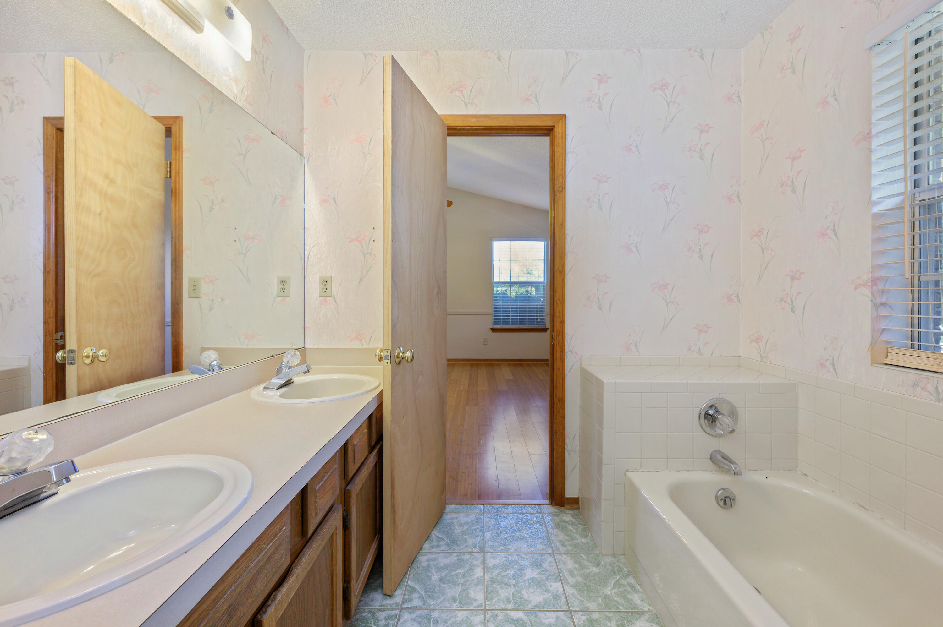 COUNTRYVIEW ESTATES - Residential