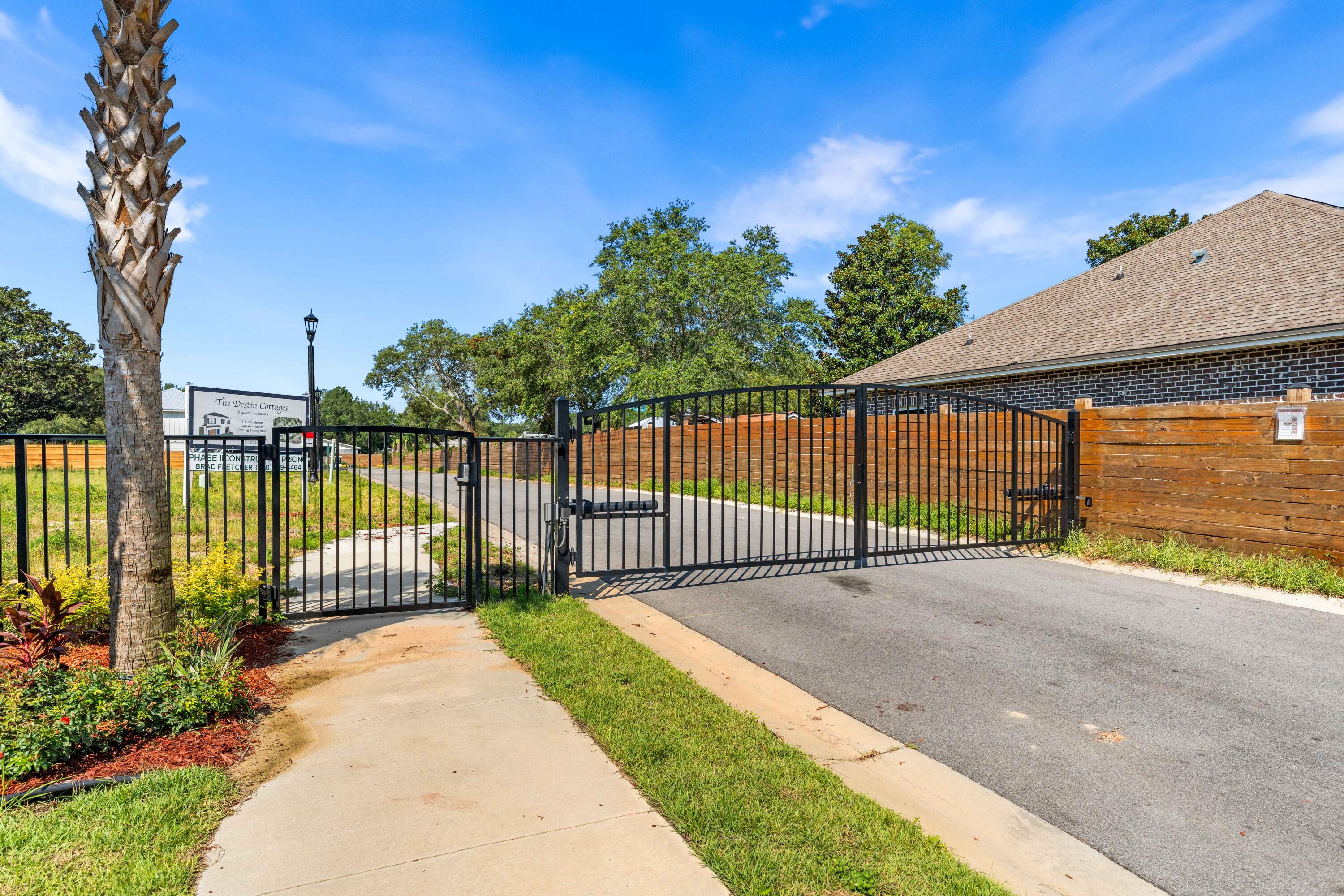 DESTIN COTTAGES - Residential