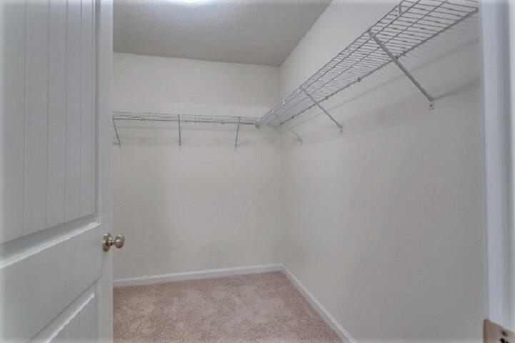 LAKERIDGE EST - Residential