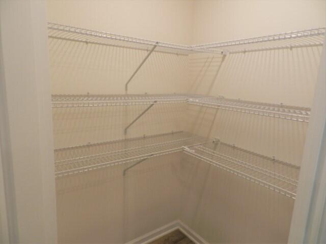 LAKERIDGE EST - Residential