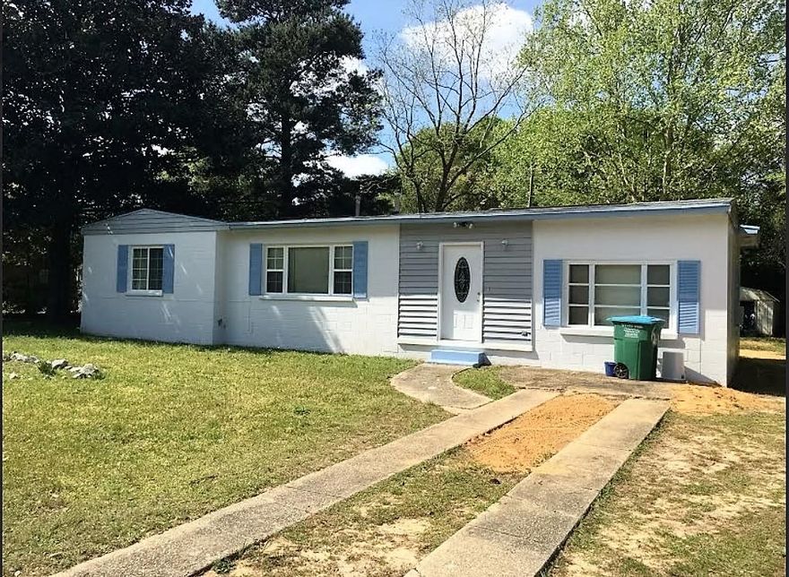 GREAT LOCATION! Home has been REMODELED AND UPDATED!!! This 3 bedroom 2 bath home, has new flooring throughout, new paint, new fixtures and appliances! The kitchen and bathroom are BEAUTIFUL! Nice flat yard! Home is close to everything!!