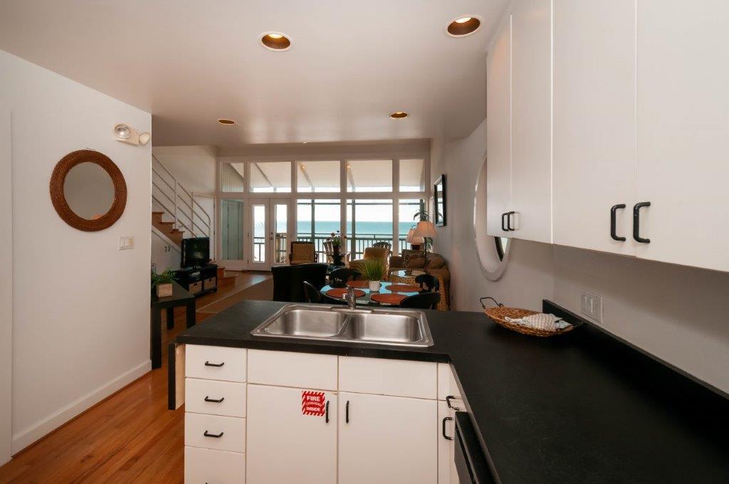 CRYSTAL BEACH - Residential