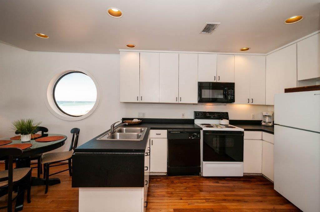 CRYSTAL BEACH - Residential