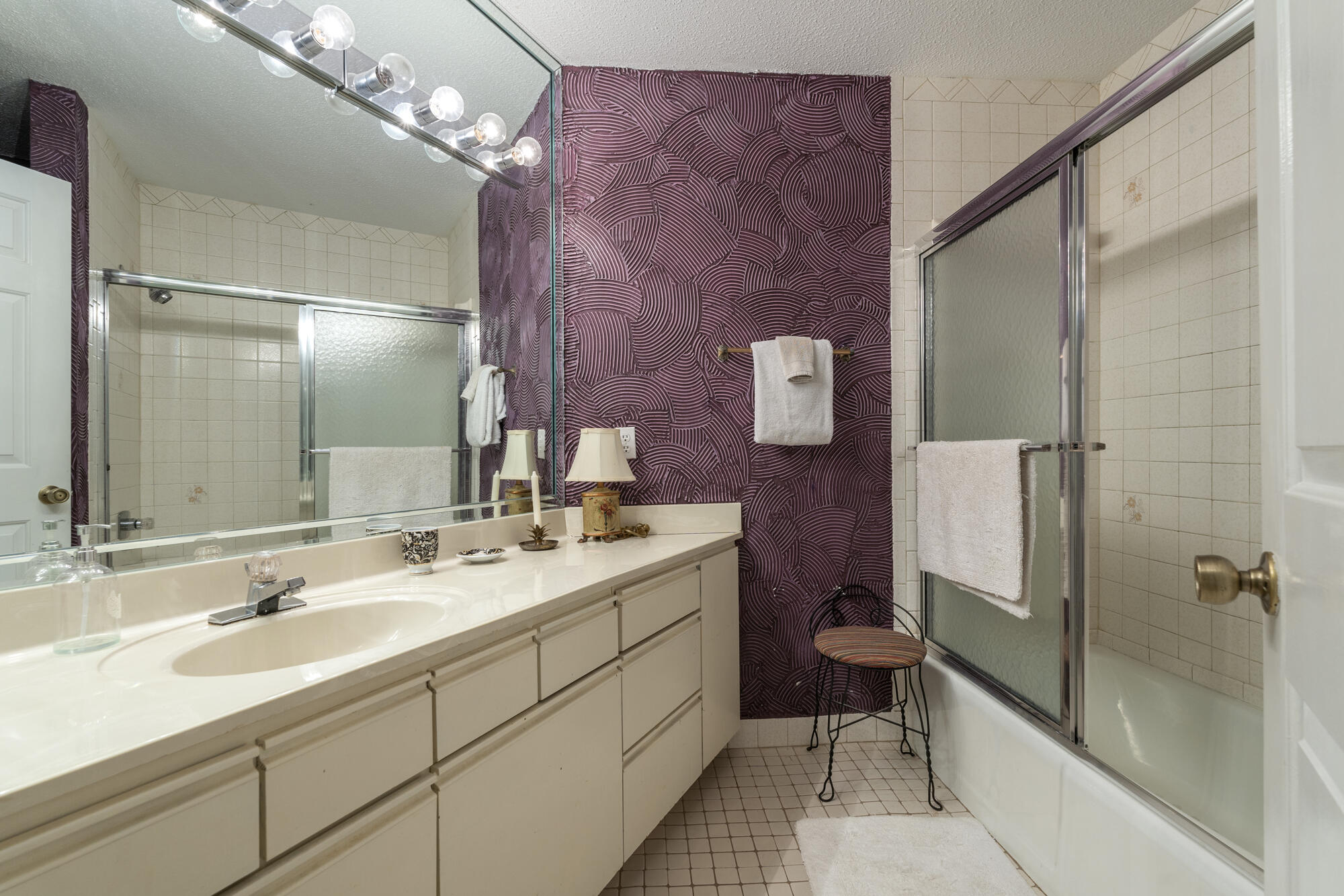 SANDSPUR CONDO - Residential