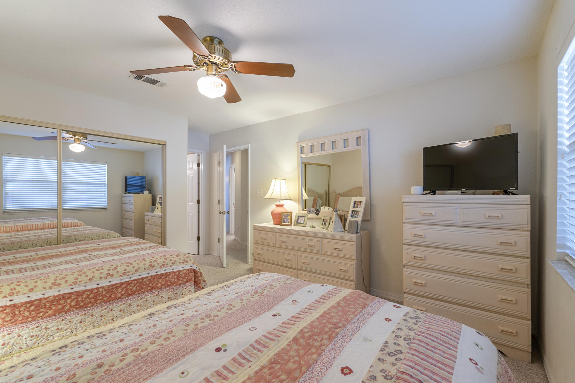 SANDSPUR CONDO - Residential