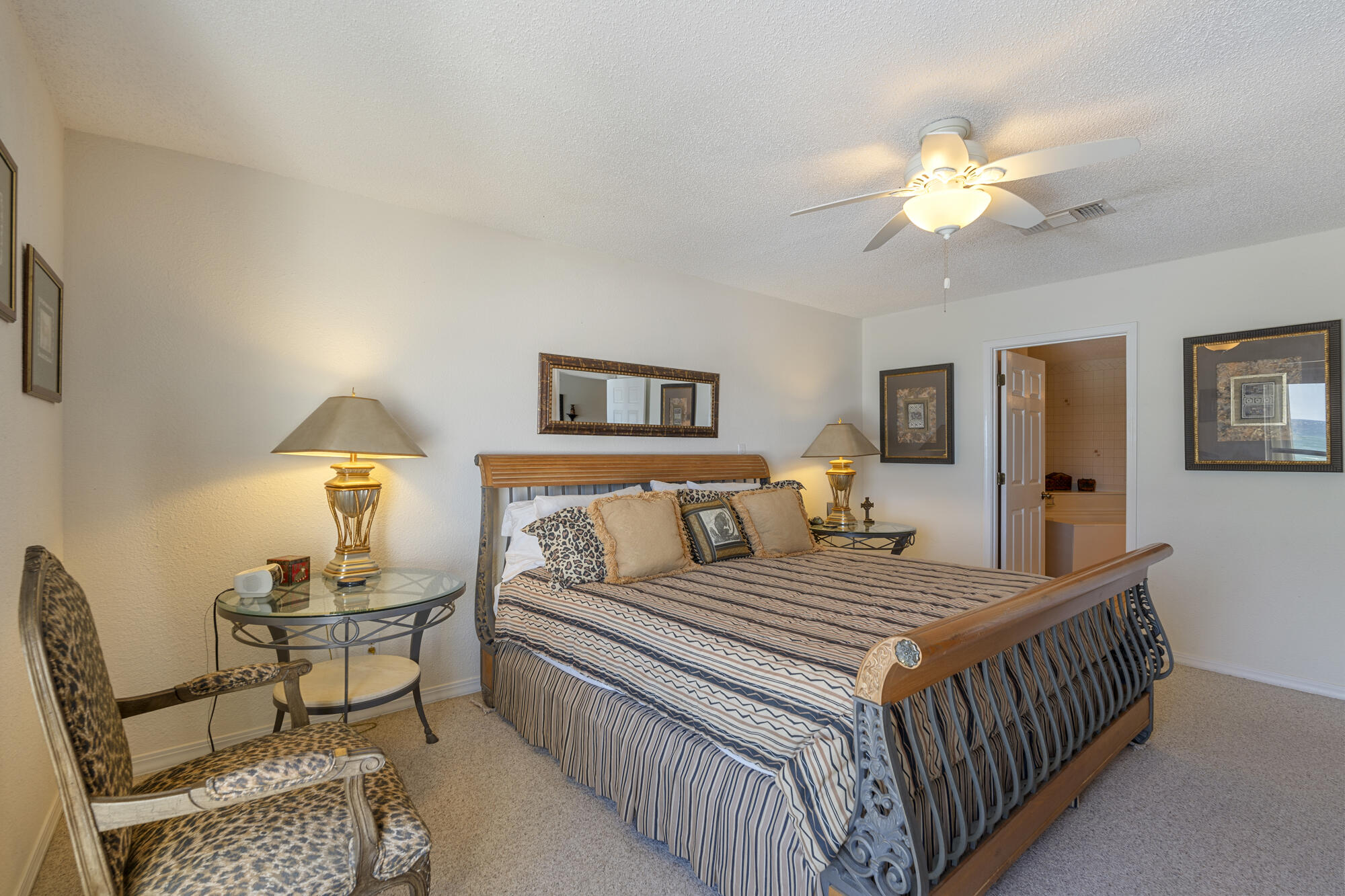 SANDSPUR CONDO - Residential