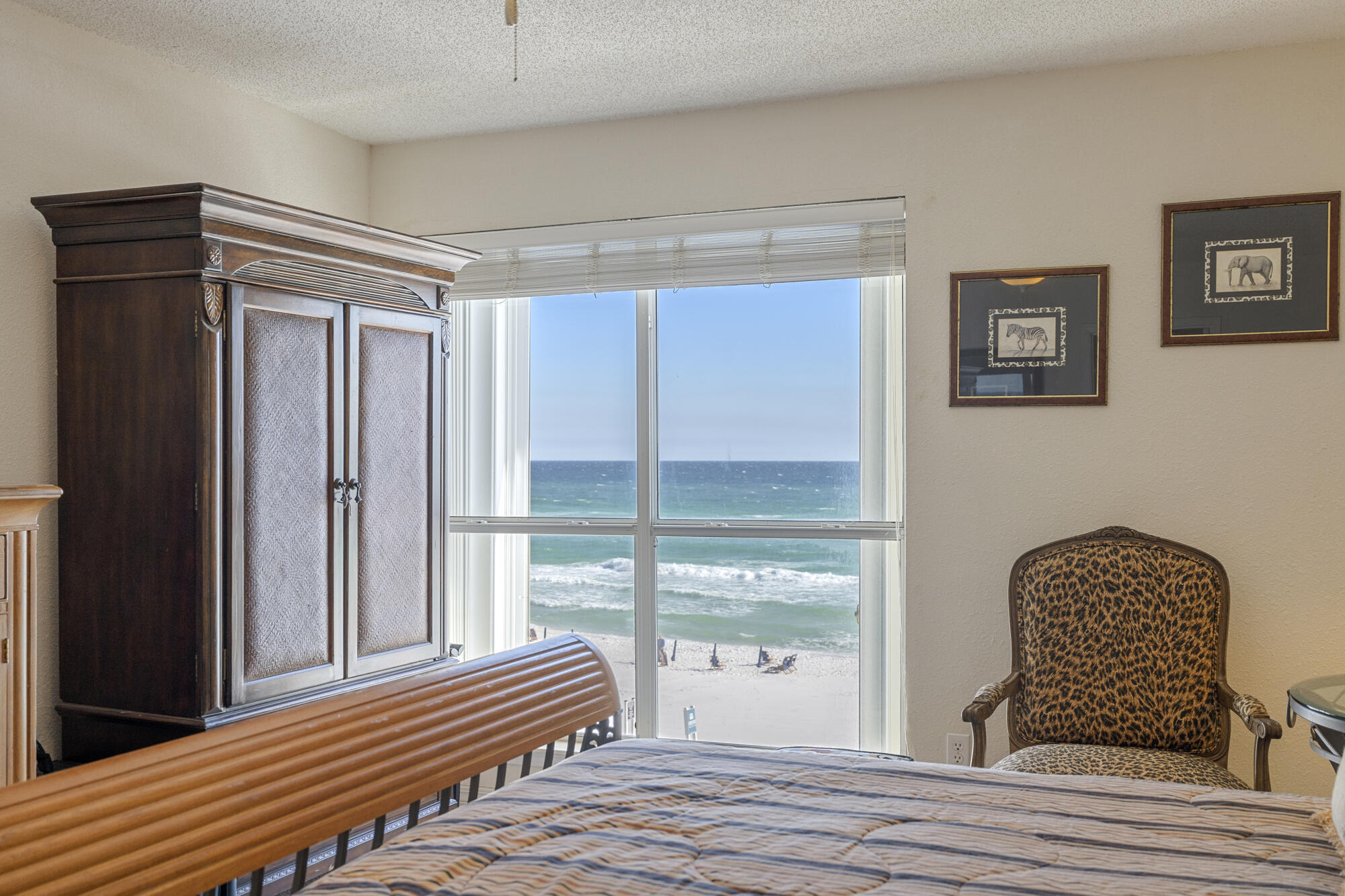 SANDSPUR CONDO - Residential