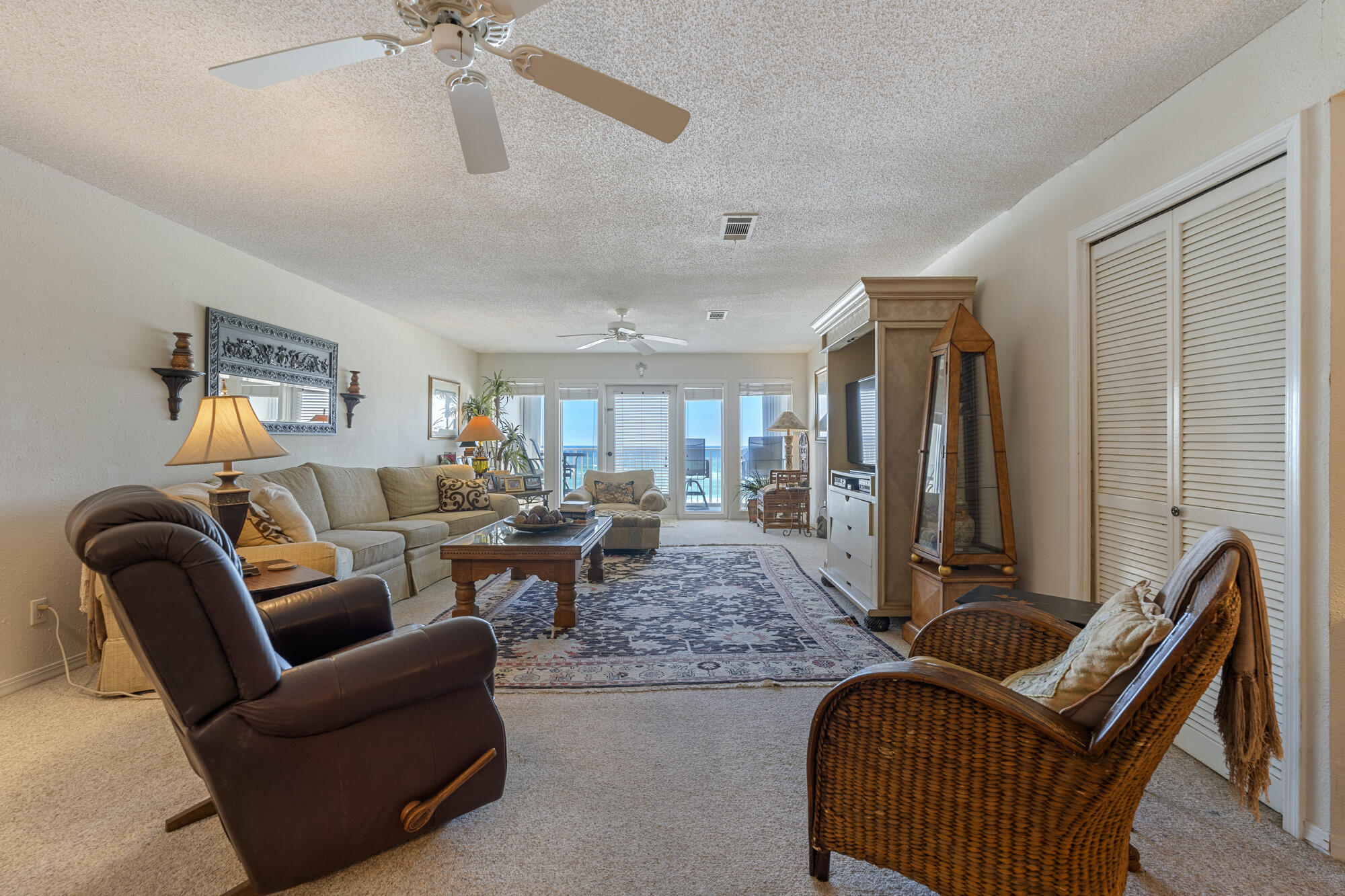 SANDSPUR CONDO - Residential