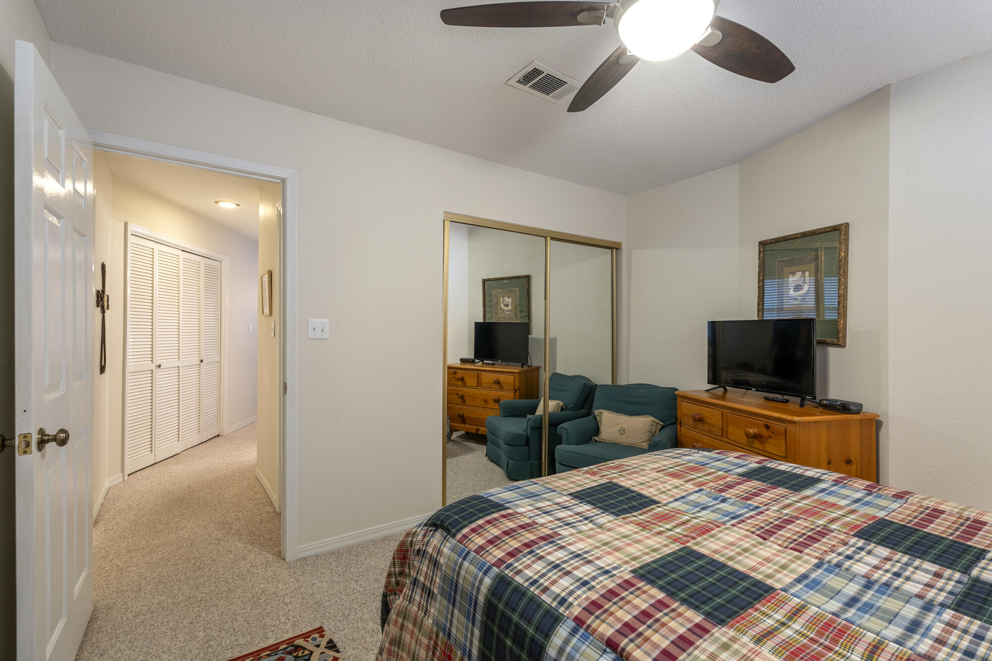 SANDSPUR CONDO - Residential