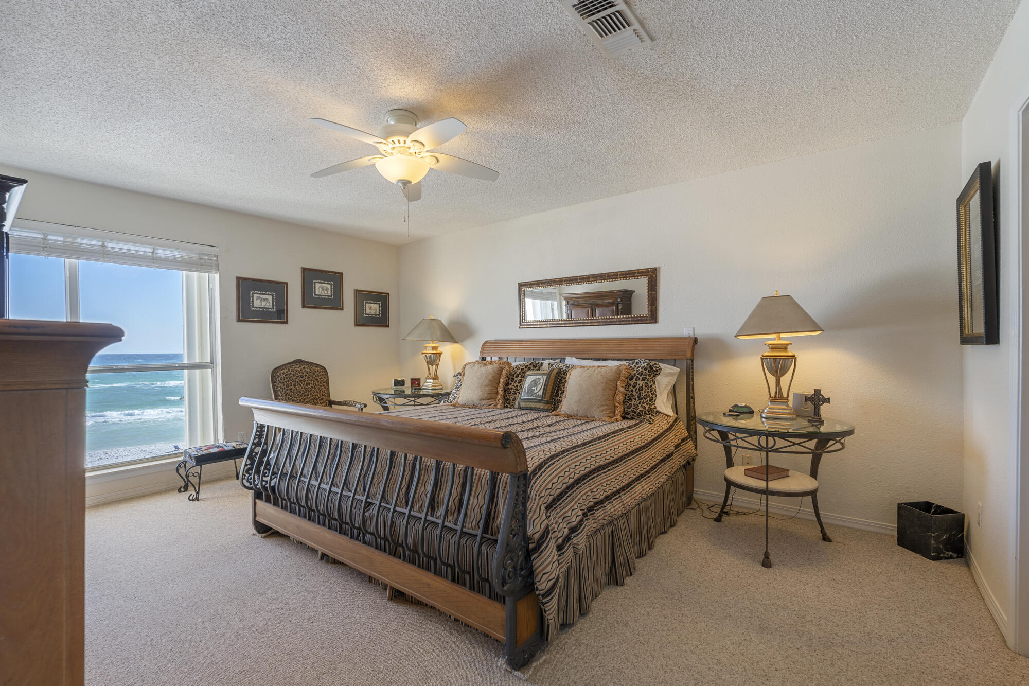 SANDSPUR CONDO - Residential