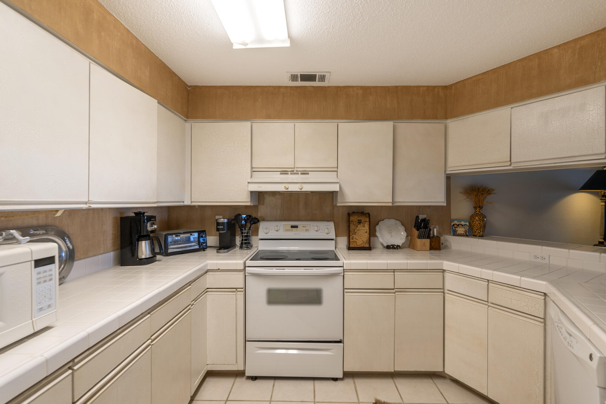 SANDSPUR CONDO - Residential