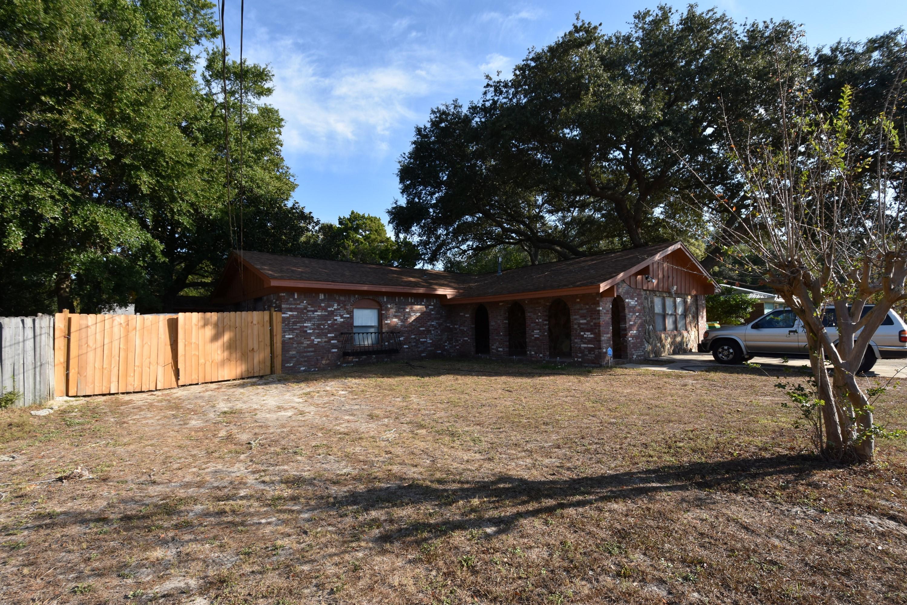 CAROL ANNE MANOR - Residential