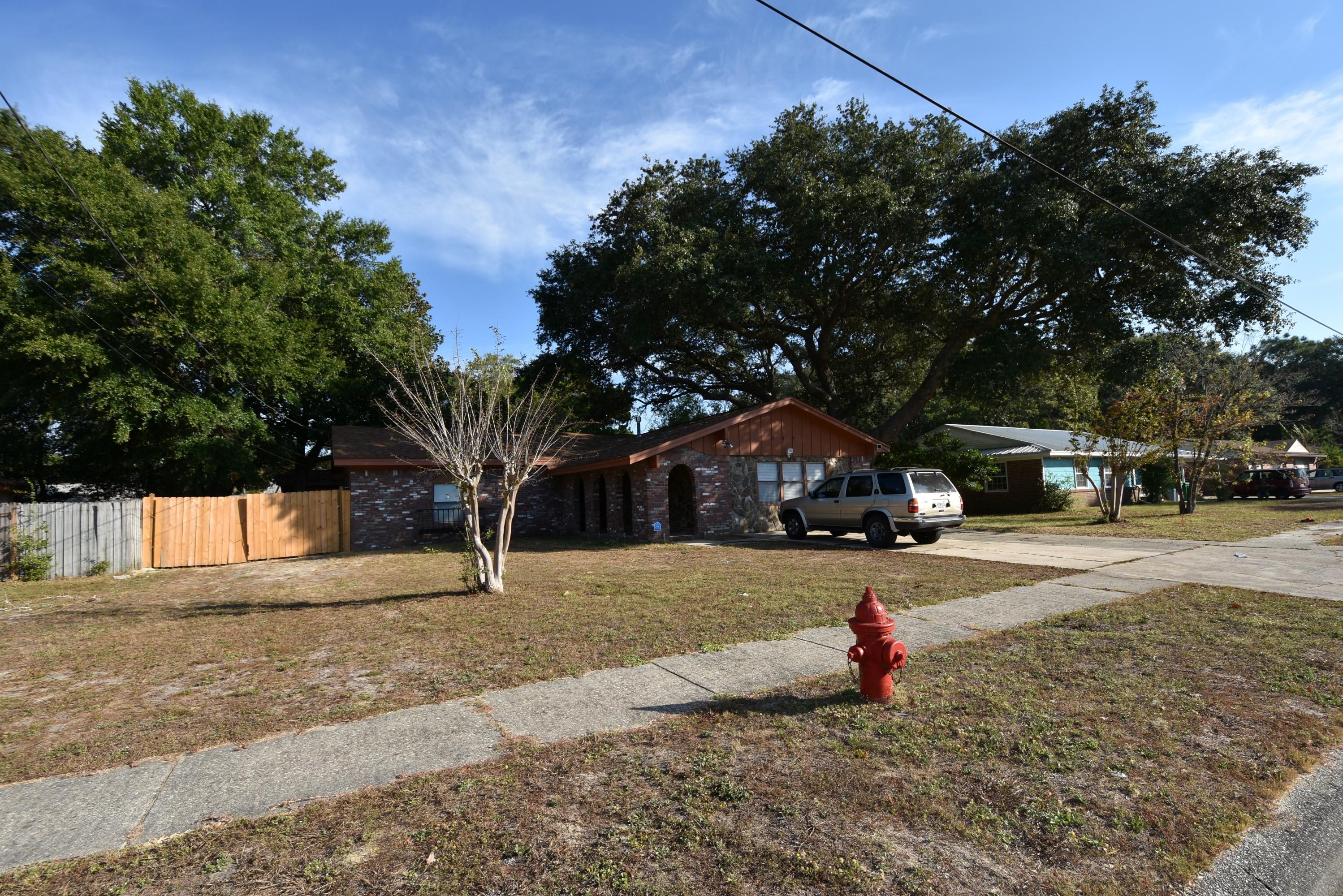 CAROL ANNE MANOR - Residential