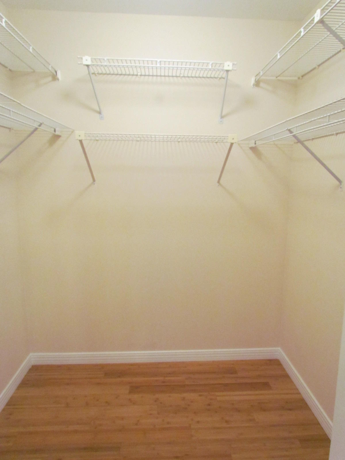 ROYAL OAK VILLAGE - Residential Lease