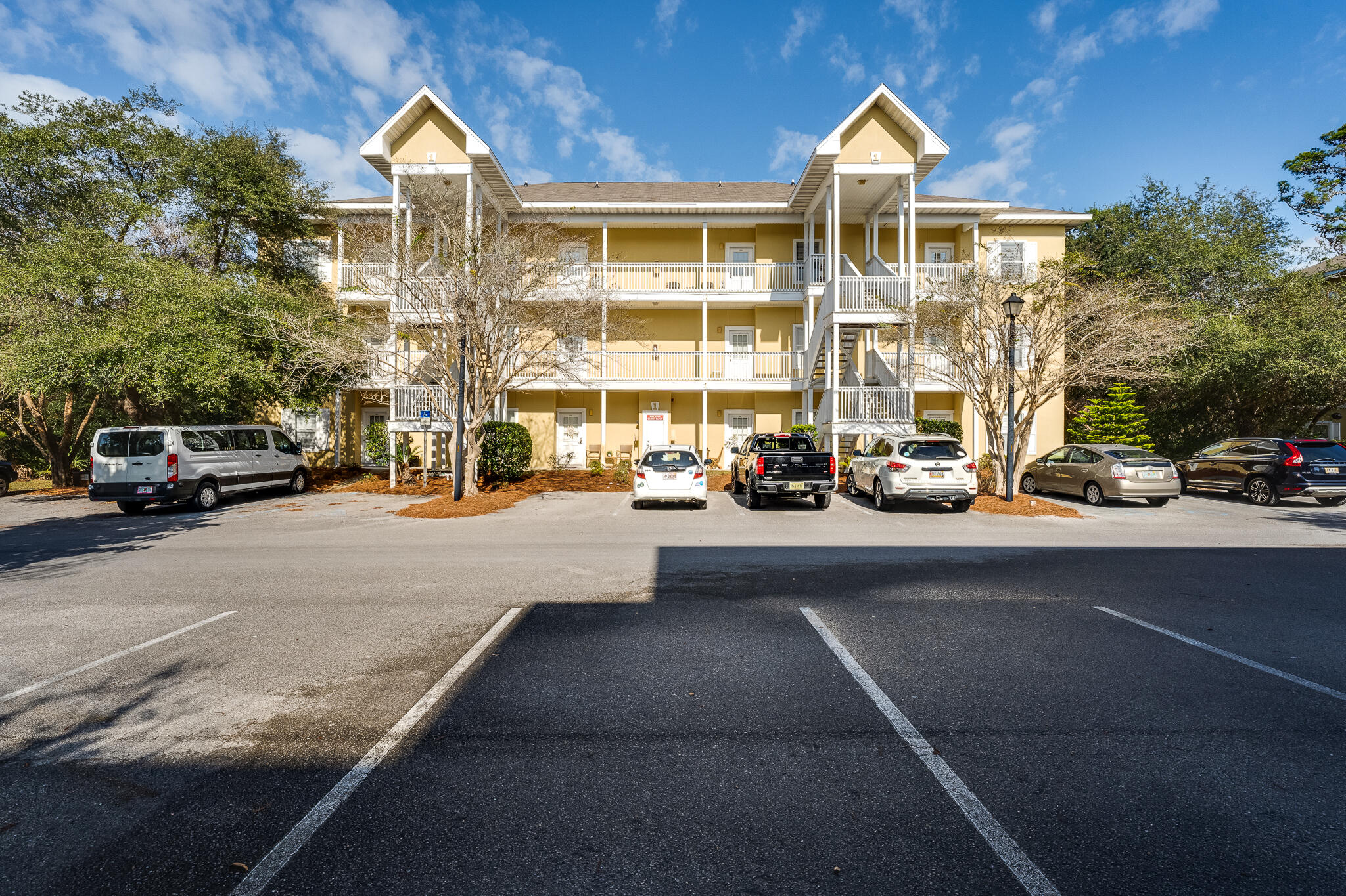 HERONS WATCH CONDO PH 1 - Residential