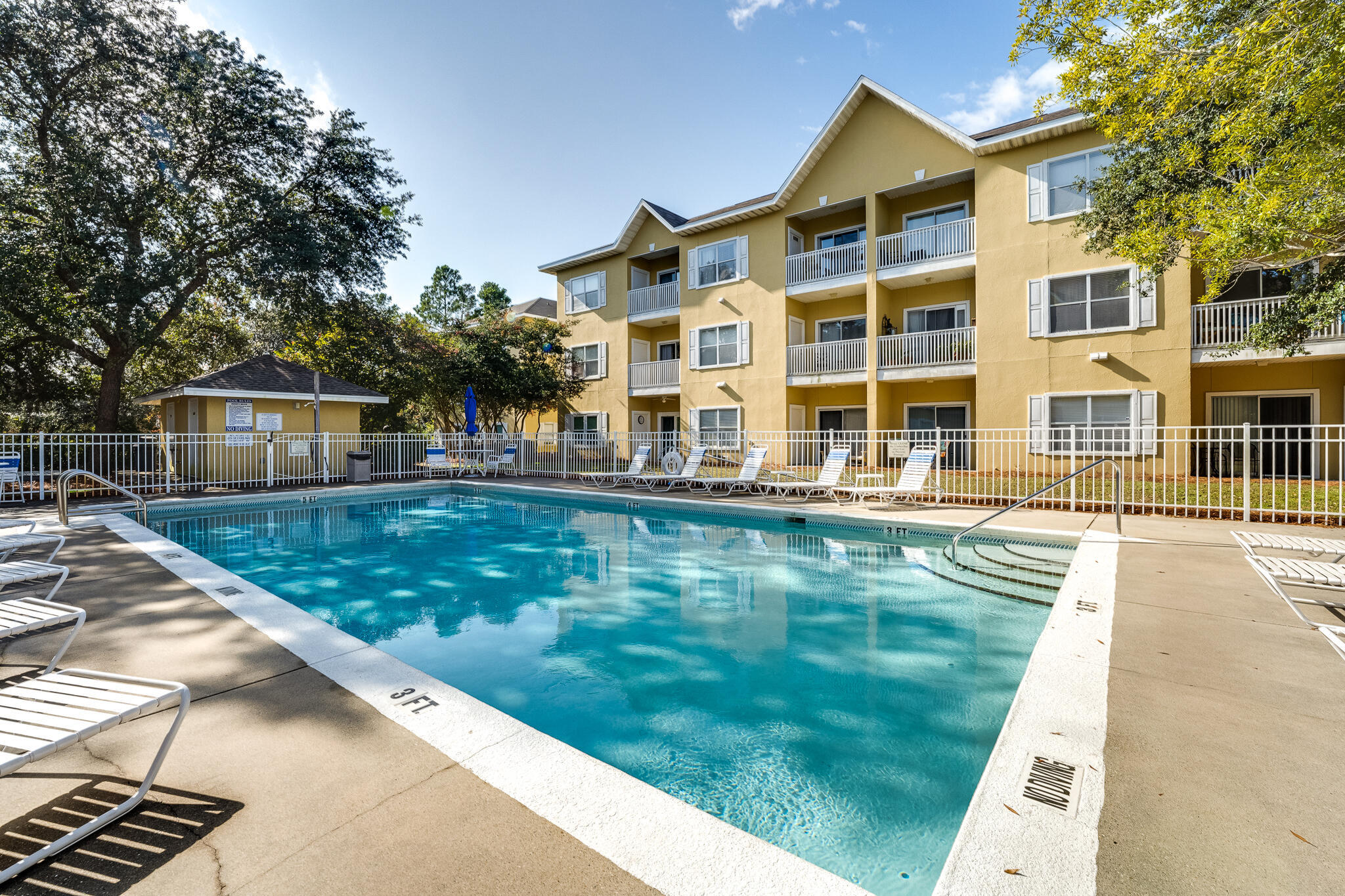 HERONS WATCH CONDO PH 1 - Residential