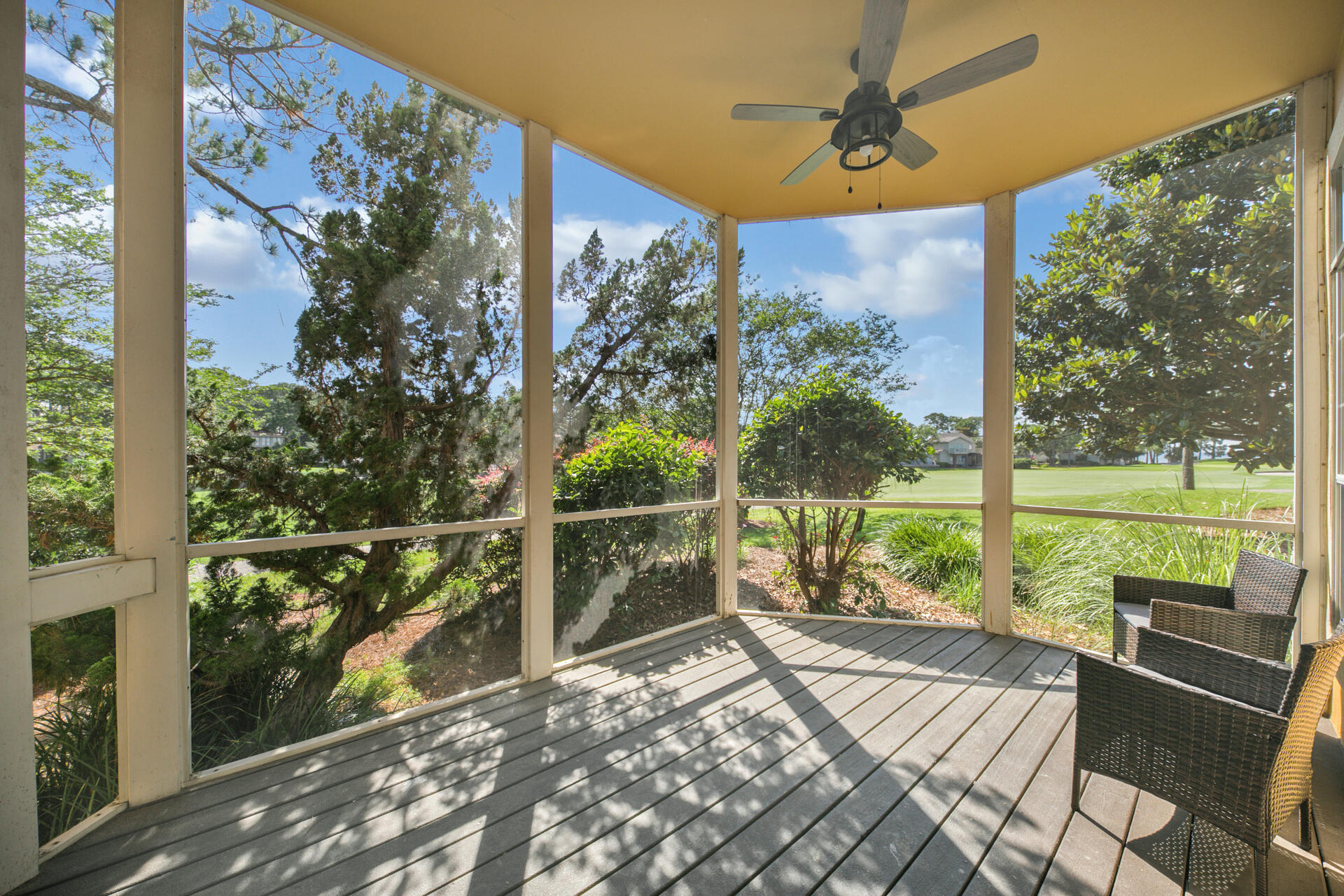 VANTAGE POINTE - Residential Lease