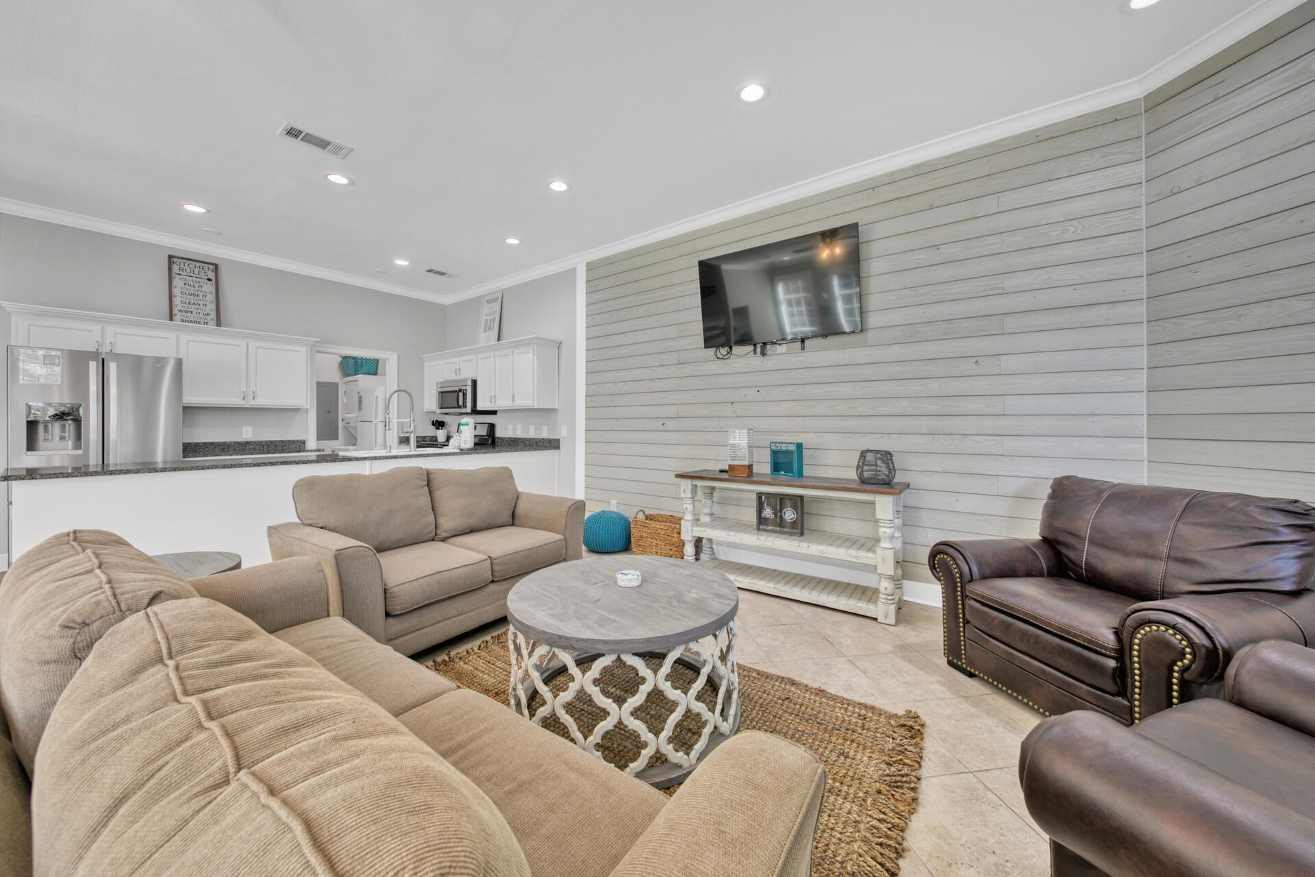 VANTAGE POINTE - Residential Lease