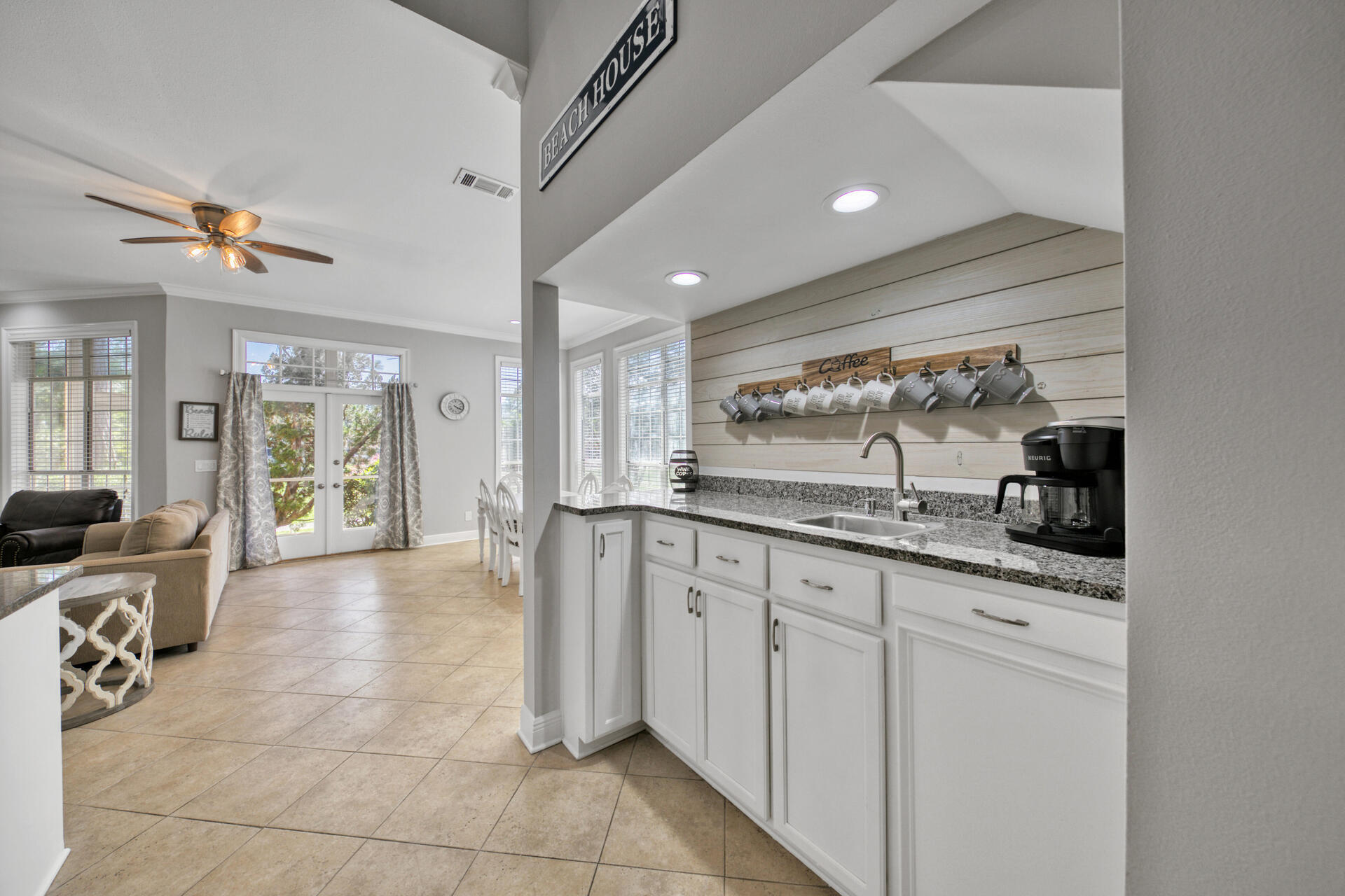 VANTAGE POINTE - Residential Lease
