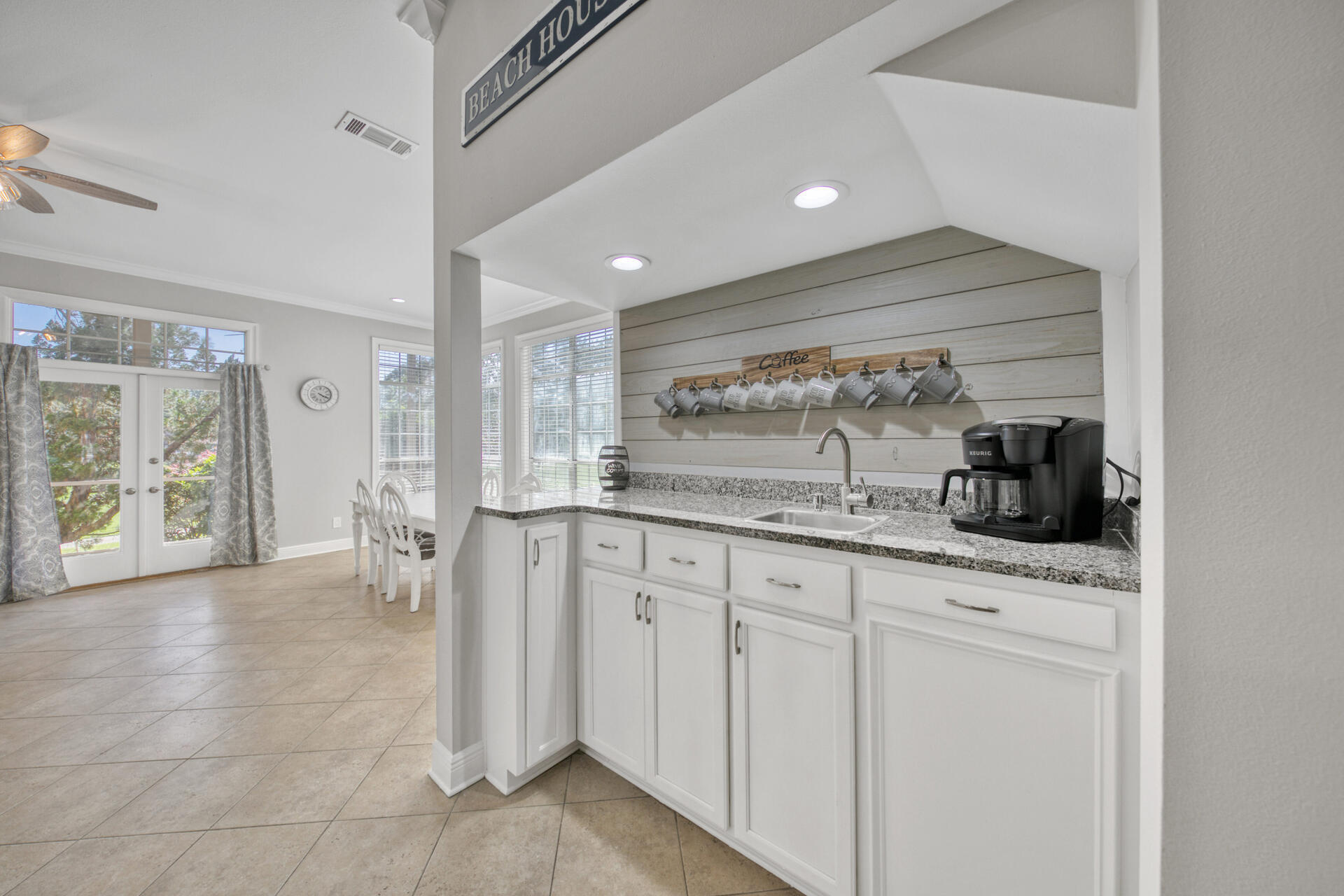 VANTAGE POINTE - Residential Lease
