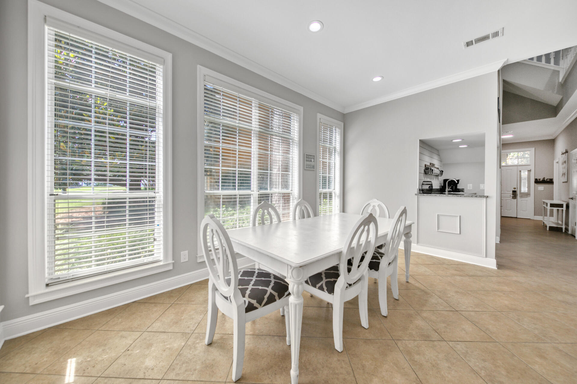 VANTAGE POINTE - Residential Lease